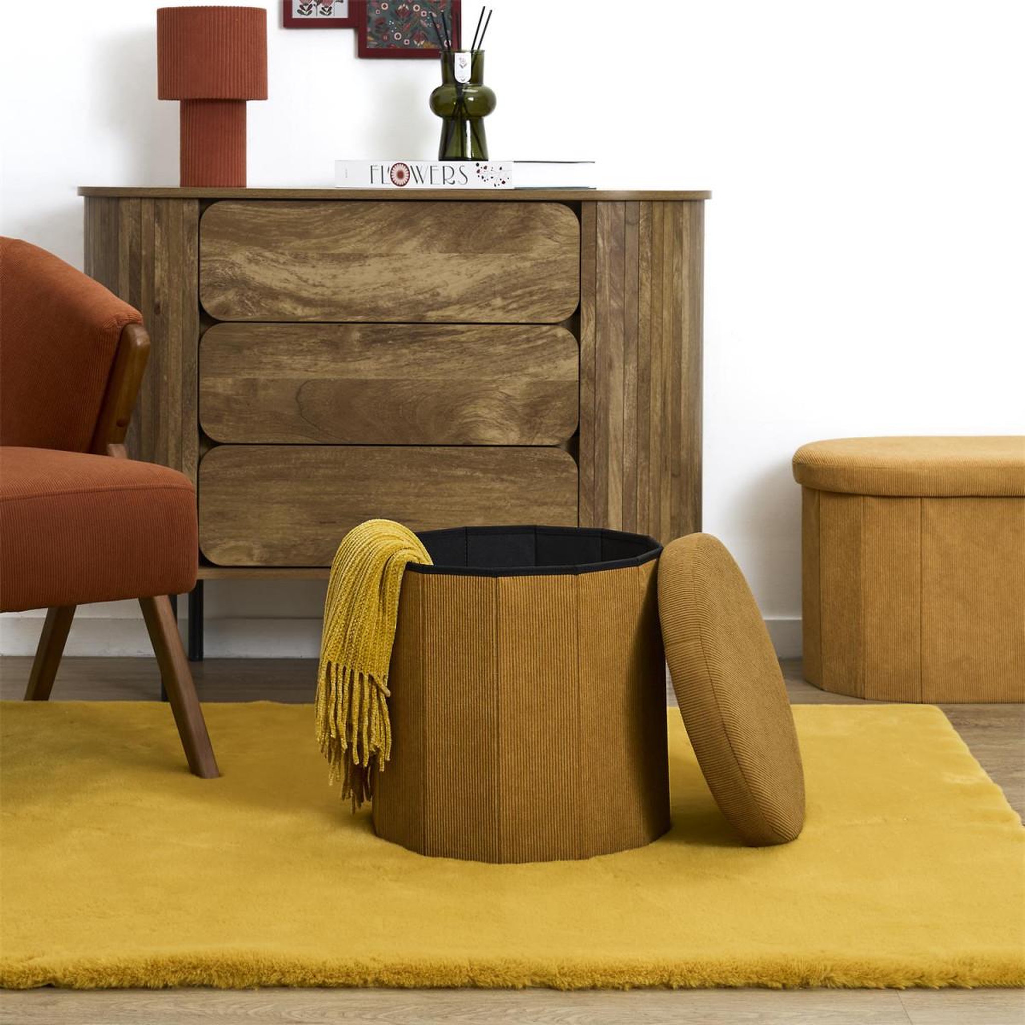 Voir la diapositive 6 : The Home Deco Factory Pouf coffre pliable côtelé  jules  38cm jaune