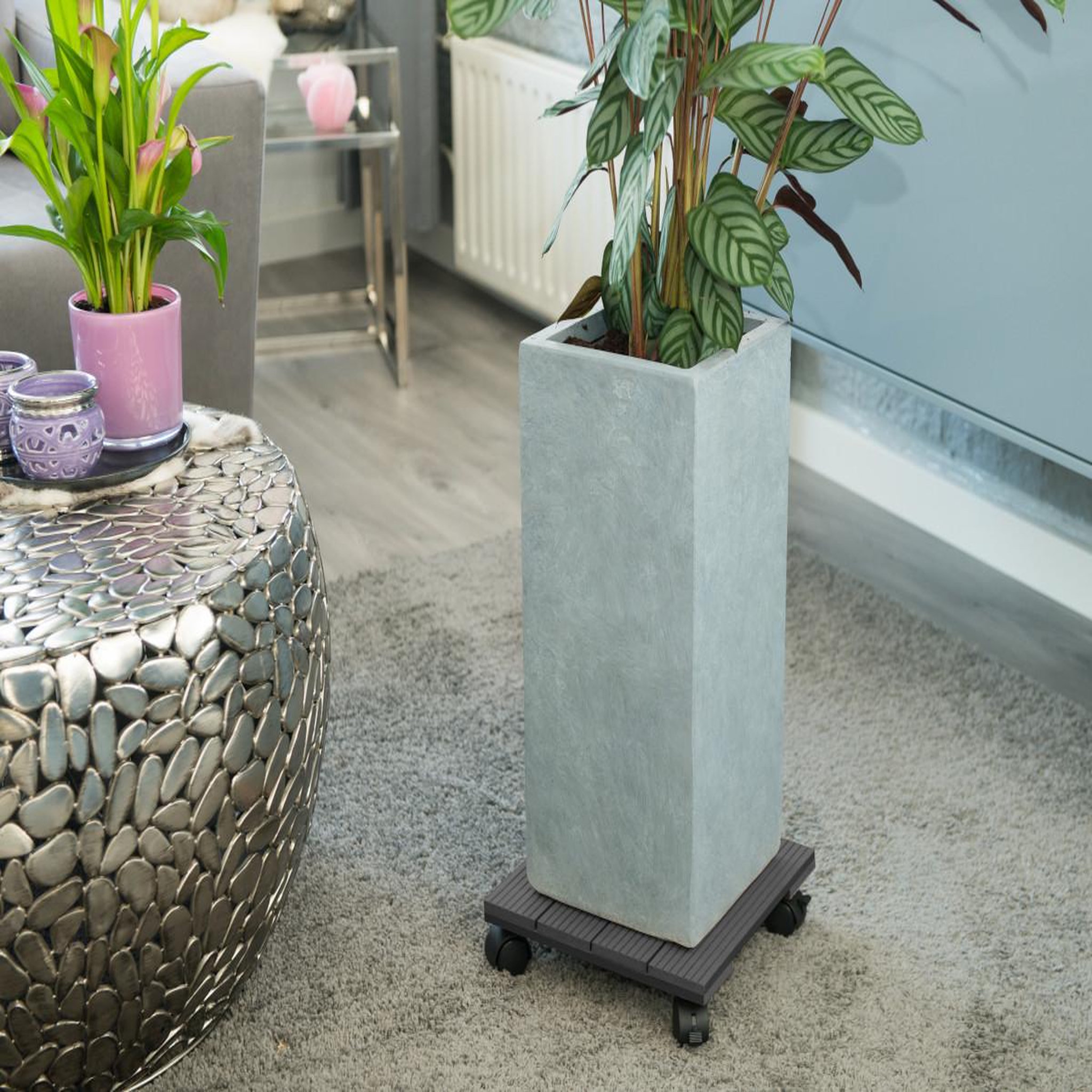 Voir la diapositive 2 : NATURE Support roulant - bois composite, coloris anthracite, charge maxi 50 kg, 4 roulettes - 30 x 30 cm - Nature