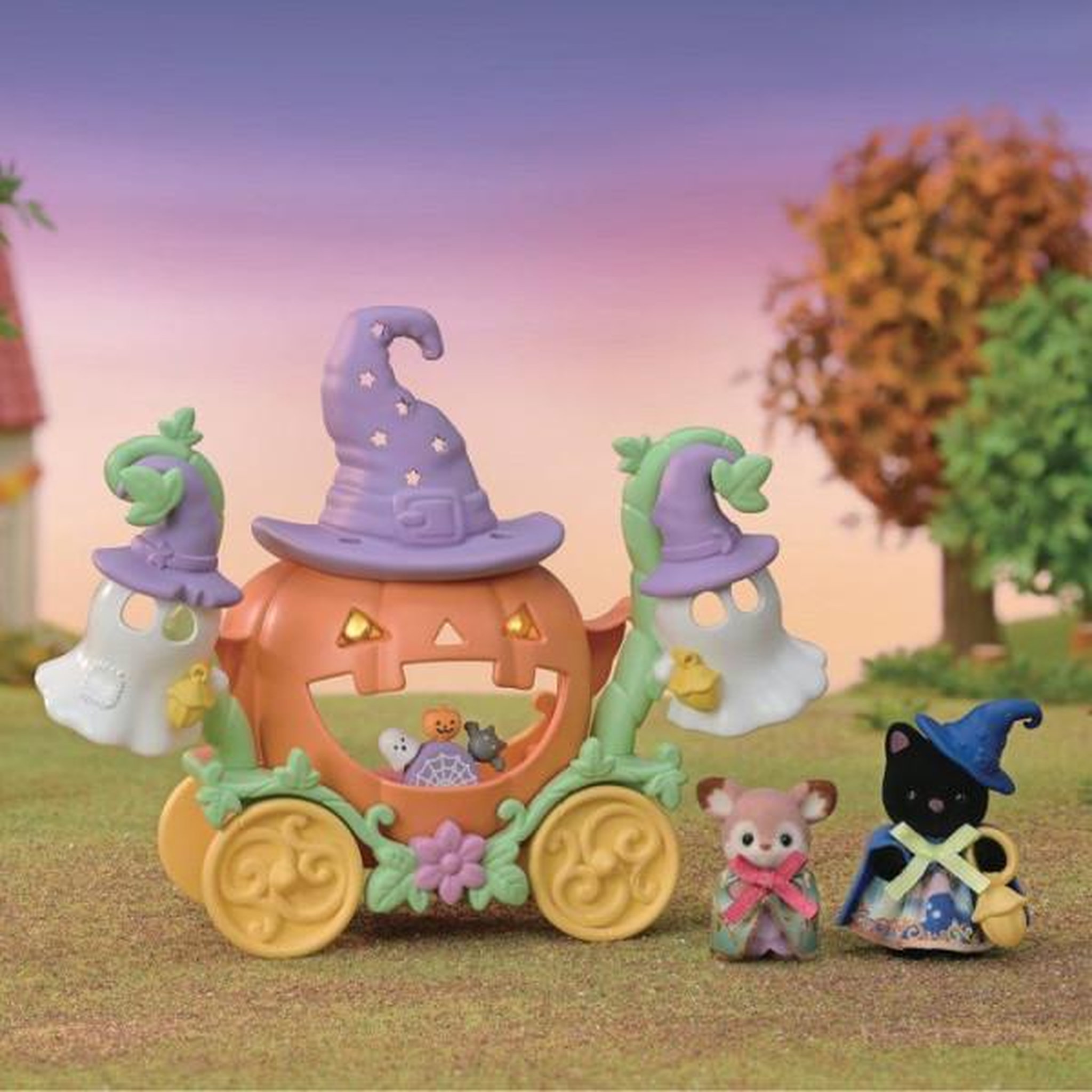 Voir la diapositive 6 : Sylvanian Families Mini set Sylvanian Families Halloween : carrosse citrouille, Gloria chaton & Kai la biche, accessoires fantômes
