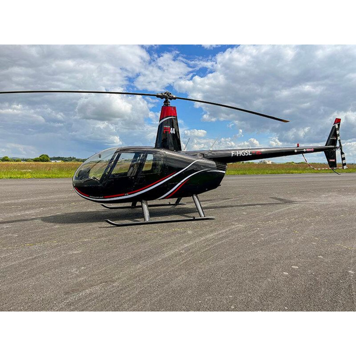 Smartbox Vol en hélicoptère de 15 min pour 2 personnes près de Nantes - Coffret Cadeau Sport & Aventure