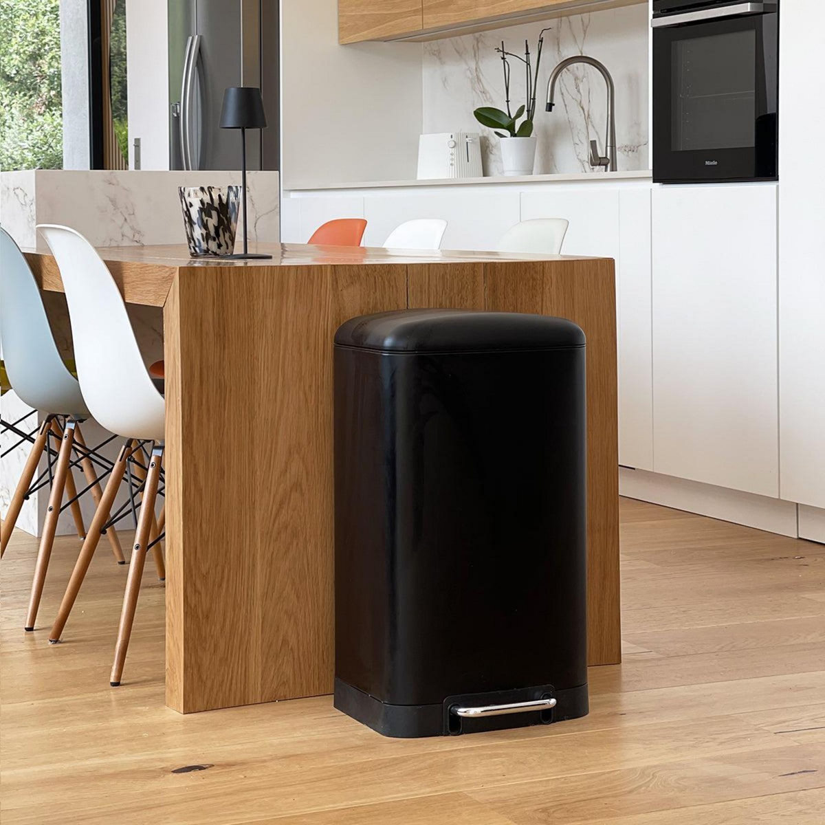 Kitchen move Poubelle de cuisine à pédale GREENWICH Noir Acier inoxydable 40L