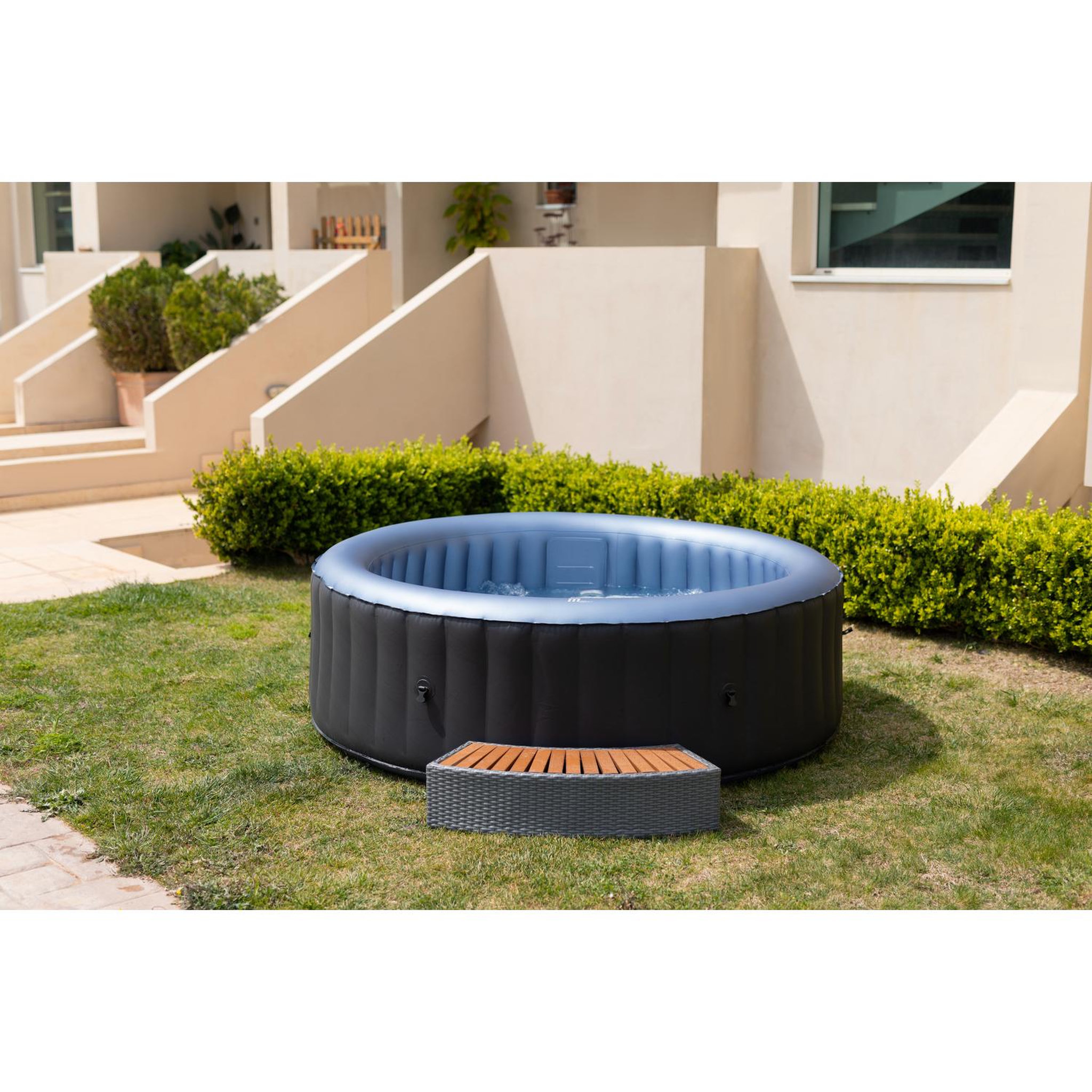Voir la diapositive 6 : CONCEPT USINE Spa gonflable rond 6 places FORMENTERA