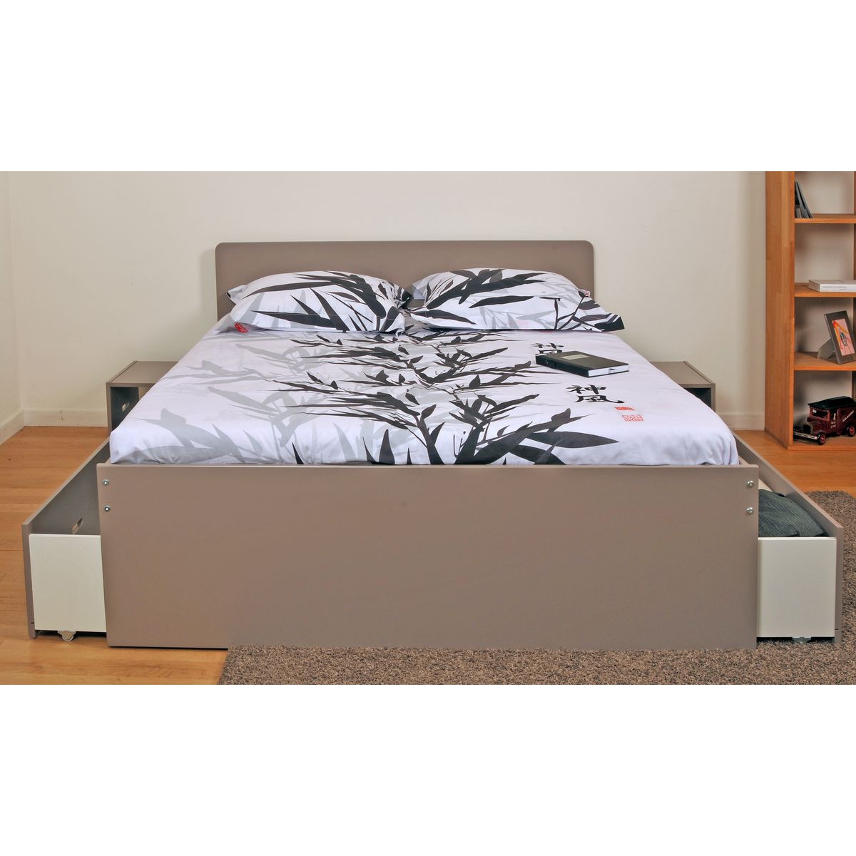 Lit XENA 140 x 190 cm avec chevets et tiroirs