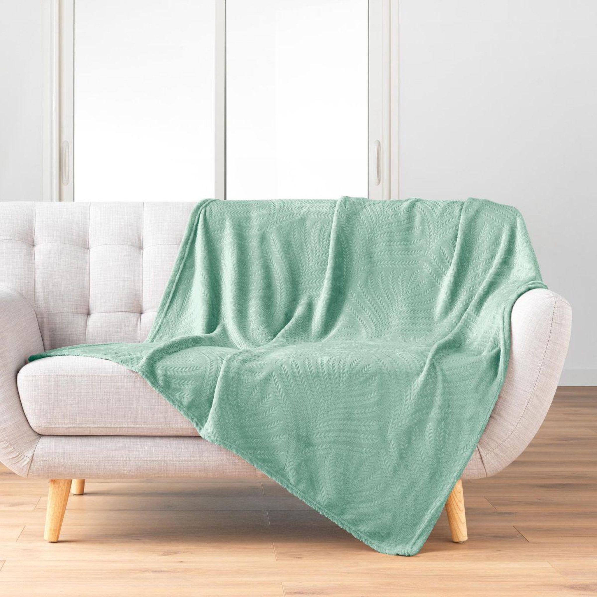 Voir la diapositive 4 : Douceur d'Intérieur Plaid uni en flanelle  nelia  125x150cm sauge