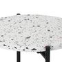 Voir la diapositive 2 : VS VENTA-STOCK Table auxiliaire Yala avec Plateau en terrazzo Blanc et Pieds métalliques en Noir Mat
