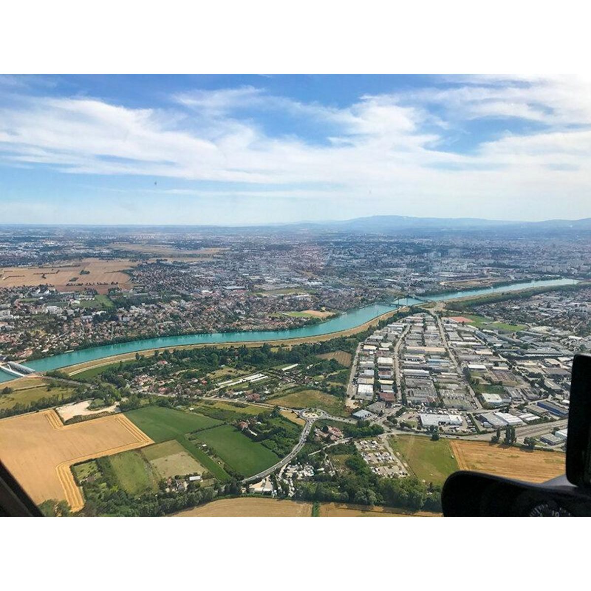 Smartbox Vol en hélicoptère de 20 min dans le Rhône - Coffret Cadeau Sport & Aventure