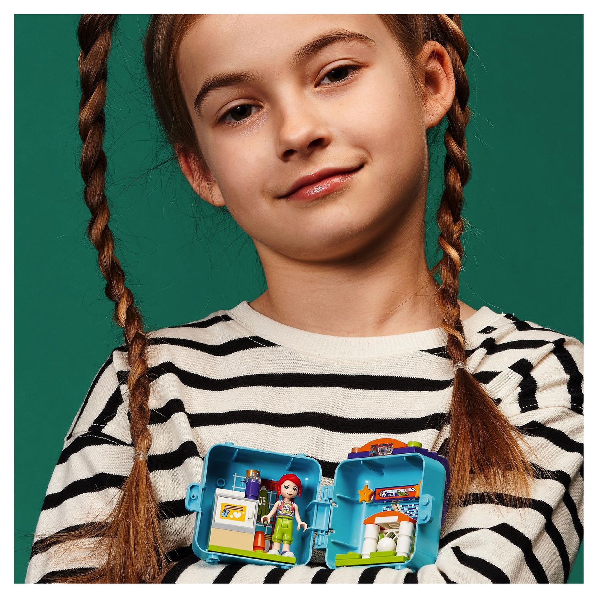 Voir la diapositive 7 : LEGO Friends 41669 - Mia's Soccer Cube