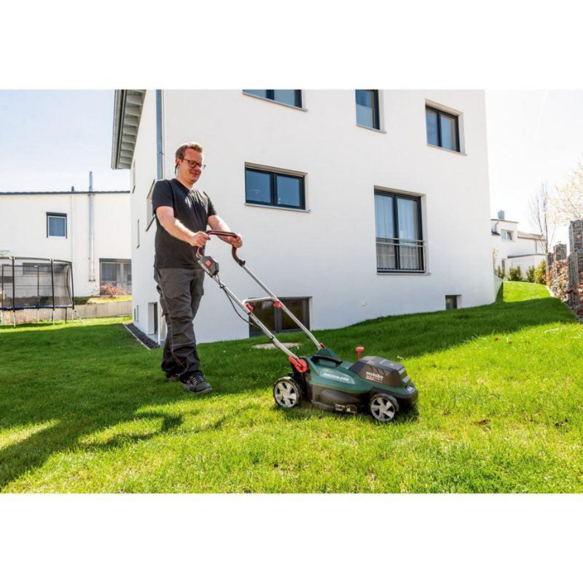 METABO SAS Tondeuse 36-18 V sans fil RM 36-18 LTX BL 36 2 x 5,2 Ah Li-Power, 2x ASC 55