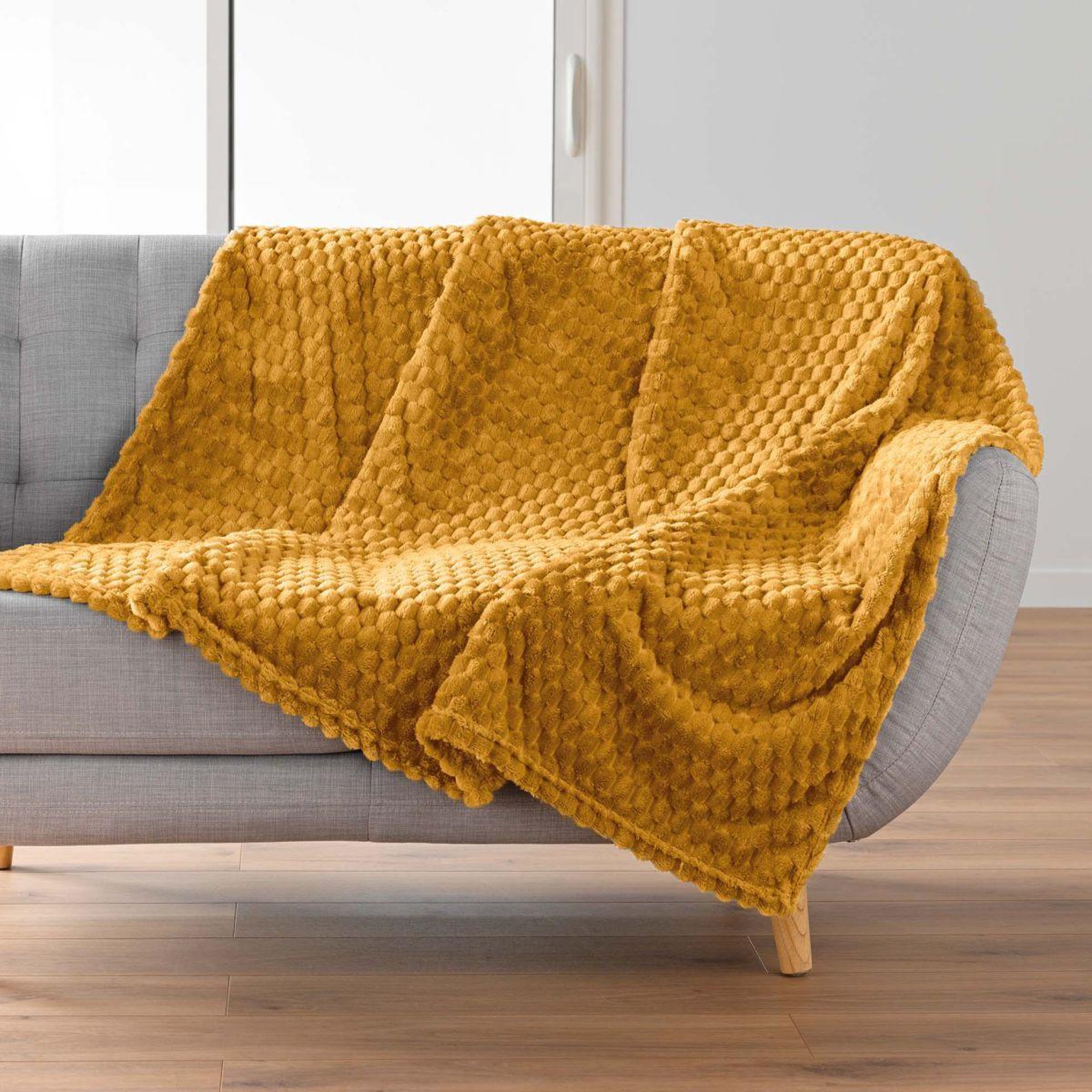 Voir la diapositive 4 : Douceur d'Intérieur Plaid flanelle en relief  mini frosty  125x150cm ocre
