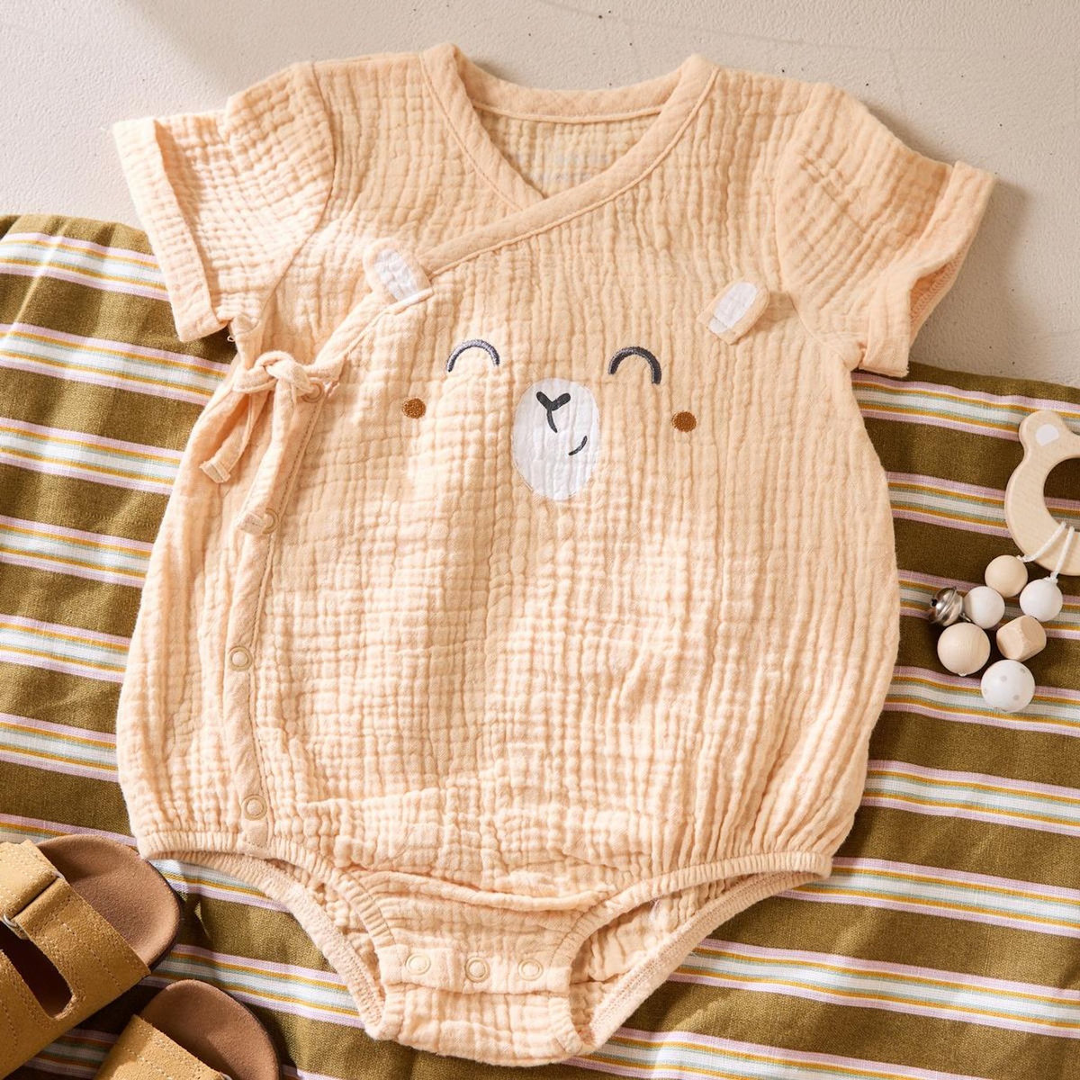 Petit Béguin Barboteuse bébé en gaze de coton ouverture croisée Noisette