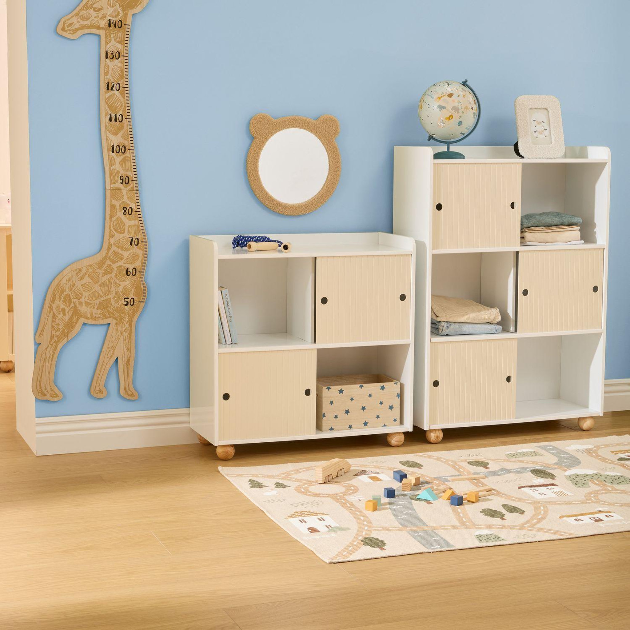 Voir la diapositive 2 : ATMOSPHERA Meuble de rangement enfant 2 portes et 2 niches bouli - blanc et beige