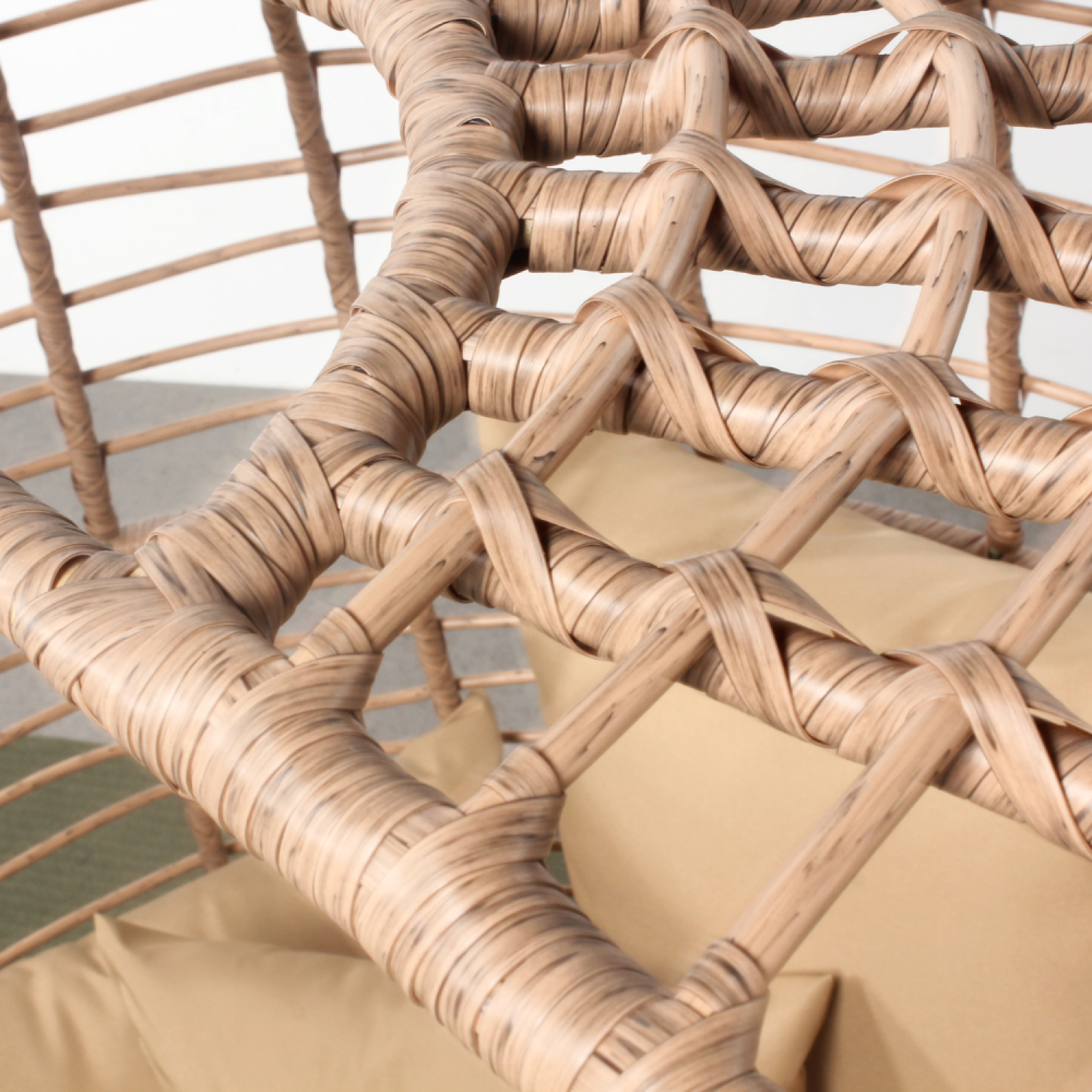 Voir la diapositive 5 : CONCEPT USINE Fauteuil sur pied 2 place en résine effet rotin JANE