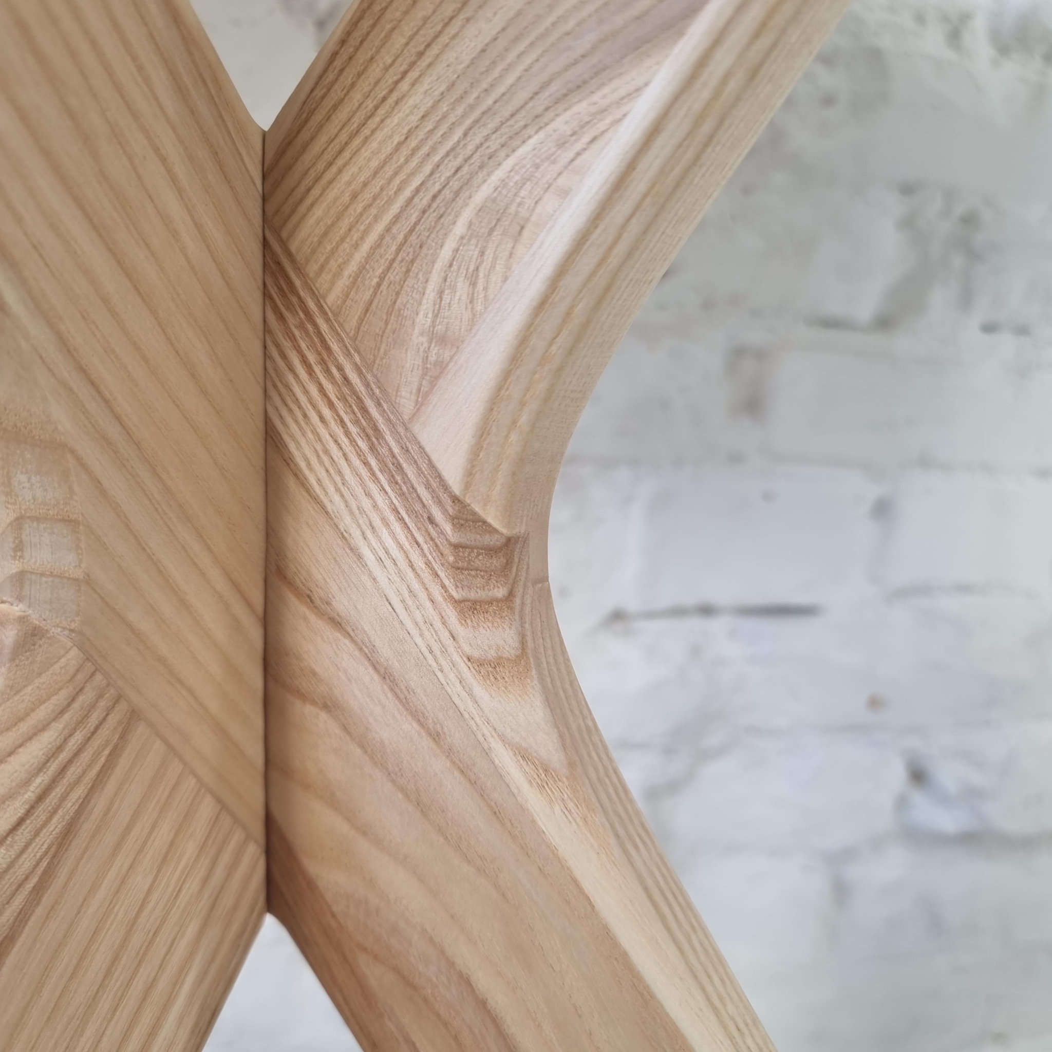 Voir la diapositive 3 : RAGABA Jubi Table à manger ronde | Pied en frêne