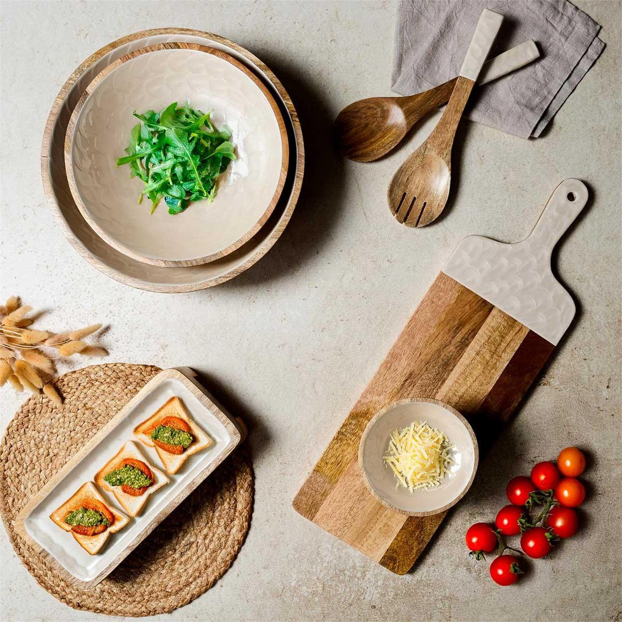 Voir la diapositive 6 : The Home Deco Factory Couverts à Salade en Bois  Nerina  30cm Beige