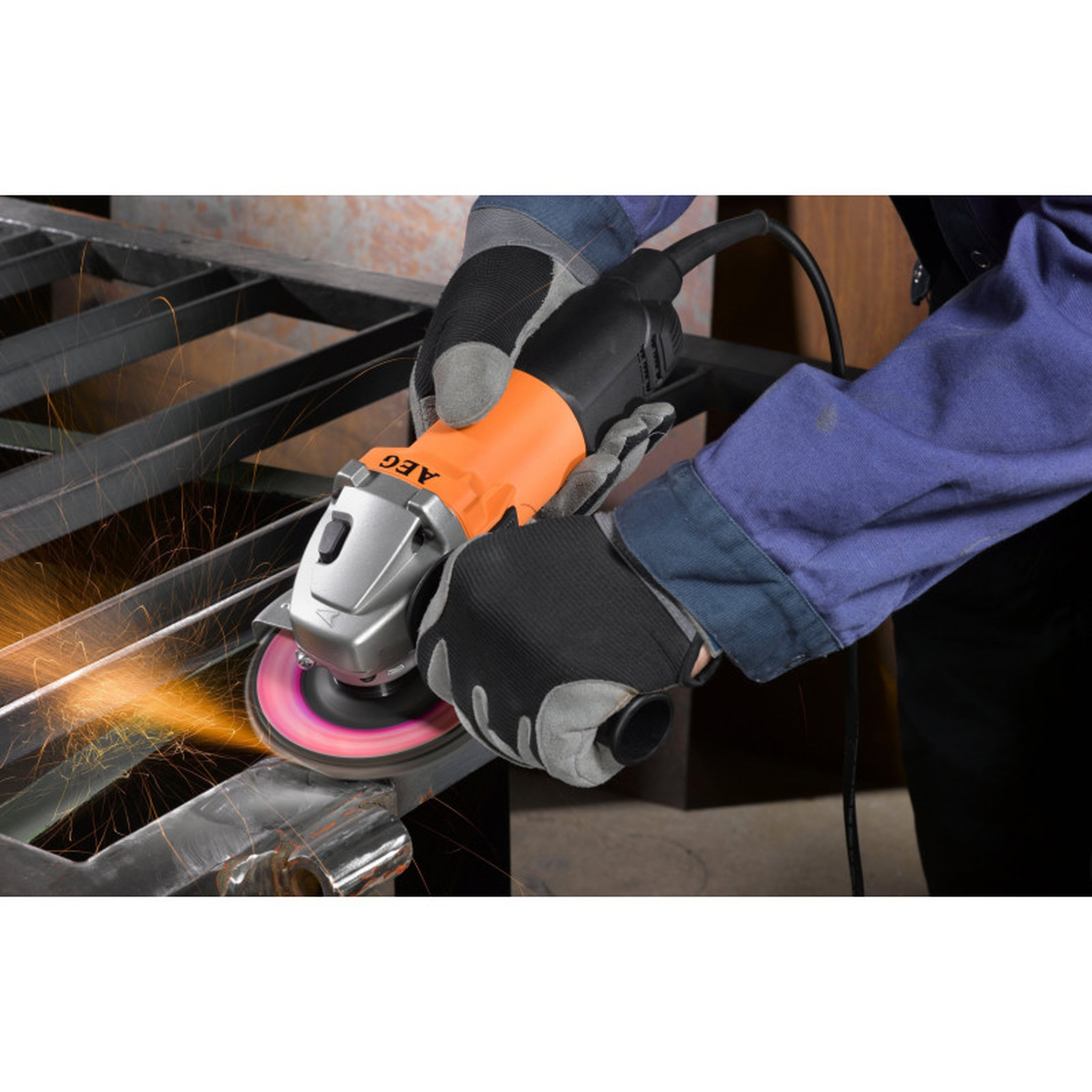 Voir la diapositive 5 : AEG Pack AEG Meuleuse électrique 800W - WS8-125SK - Perceuse à percussion AEG 12V Li-ion
