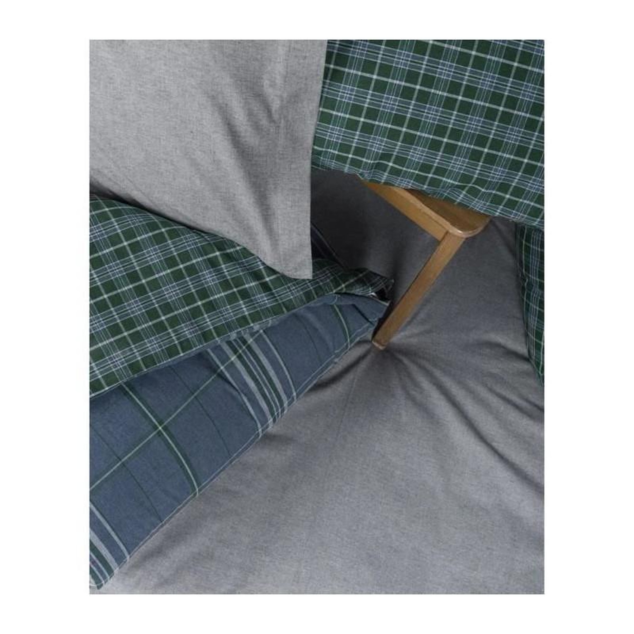 Voir la diapositive 3 : GENERIQUE Parure de lit - 129CTF24481 - 1 housse de couette 220 x 240 cm + 2 taies d'oreiller 60 x 60 cm - 50% coton, 50% polyester - Bleu
