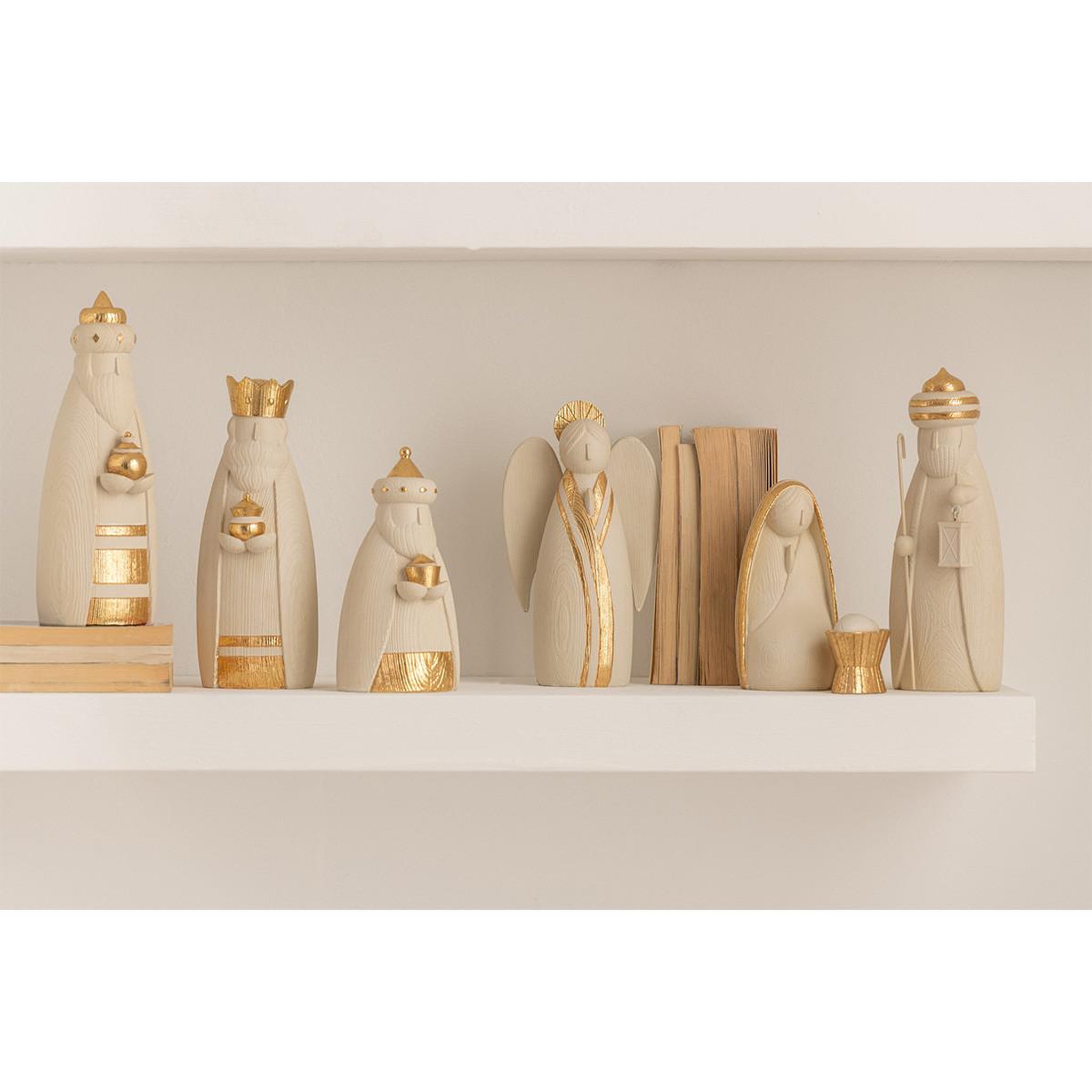 Voir la diapositive 2 : J-LINE Crèche de noël en résine  7 santons  22cm or