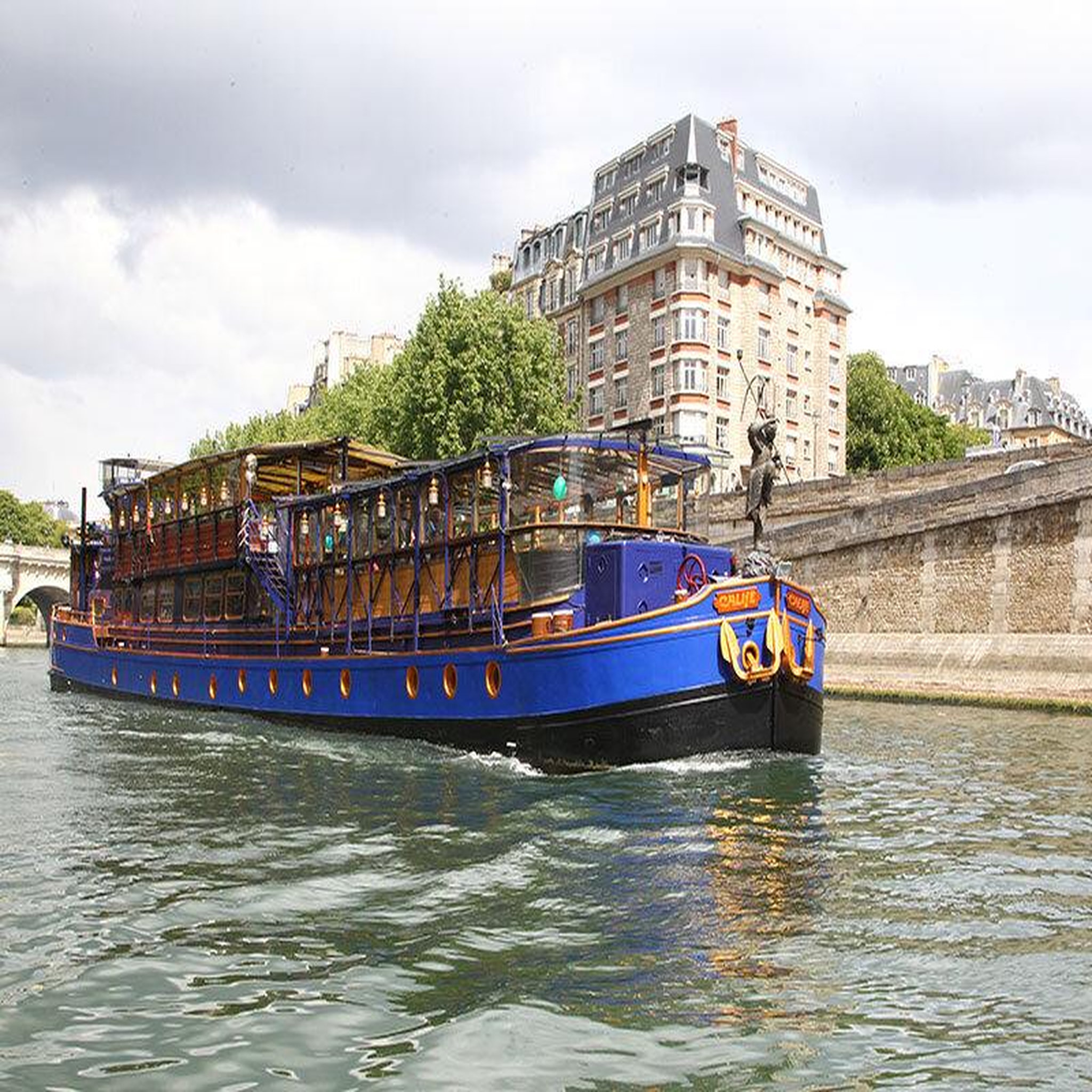 Voir la diapositive 2 : Smartbox Croisière de 2h sur la seine avec déjeuner et cocktail - coffret cadeau gastronomie