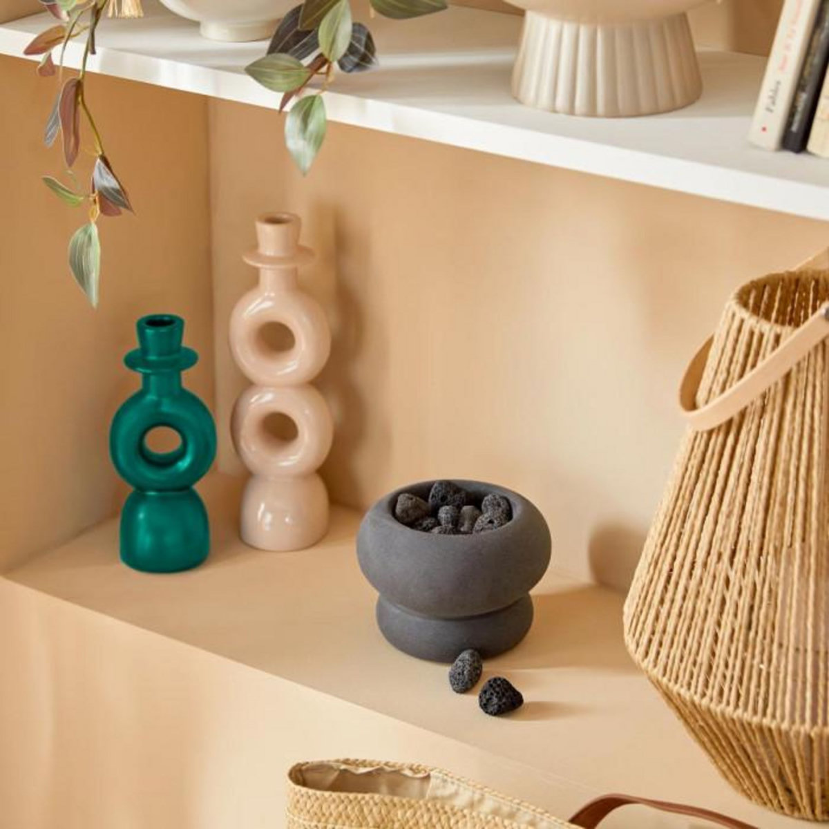 ATMOSPHERA Lot de 2 Bougeoirs en Dolomite  Mala  25cm Beige & Vert