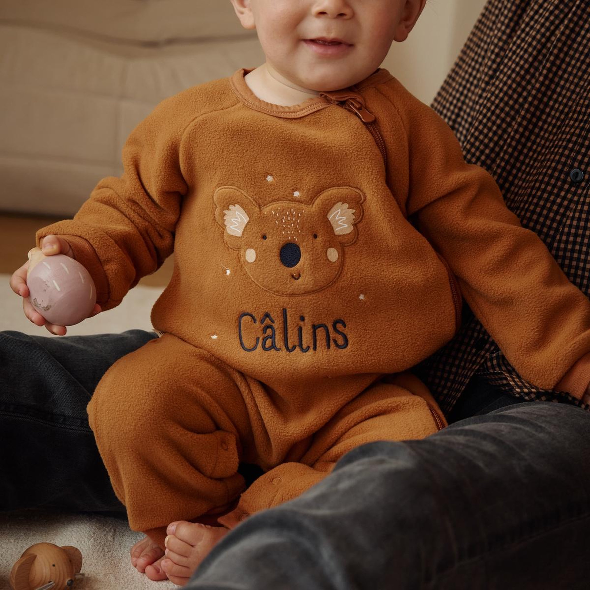 Voir la diapositive 4 : PETIT BEGUIN Surpyjama bébé en polaire constellation