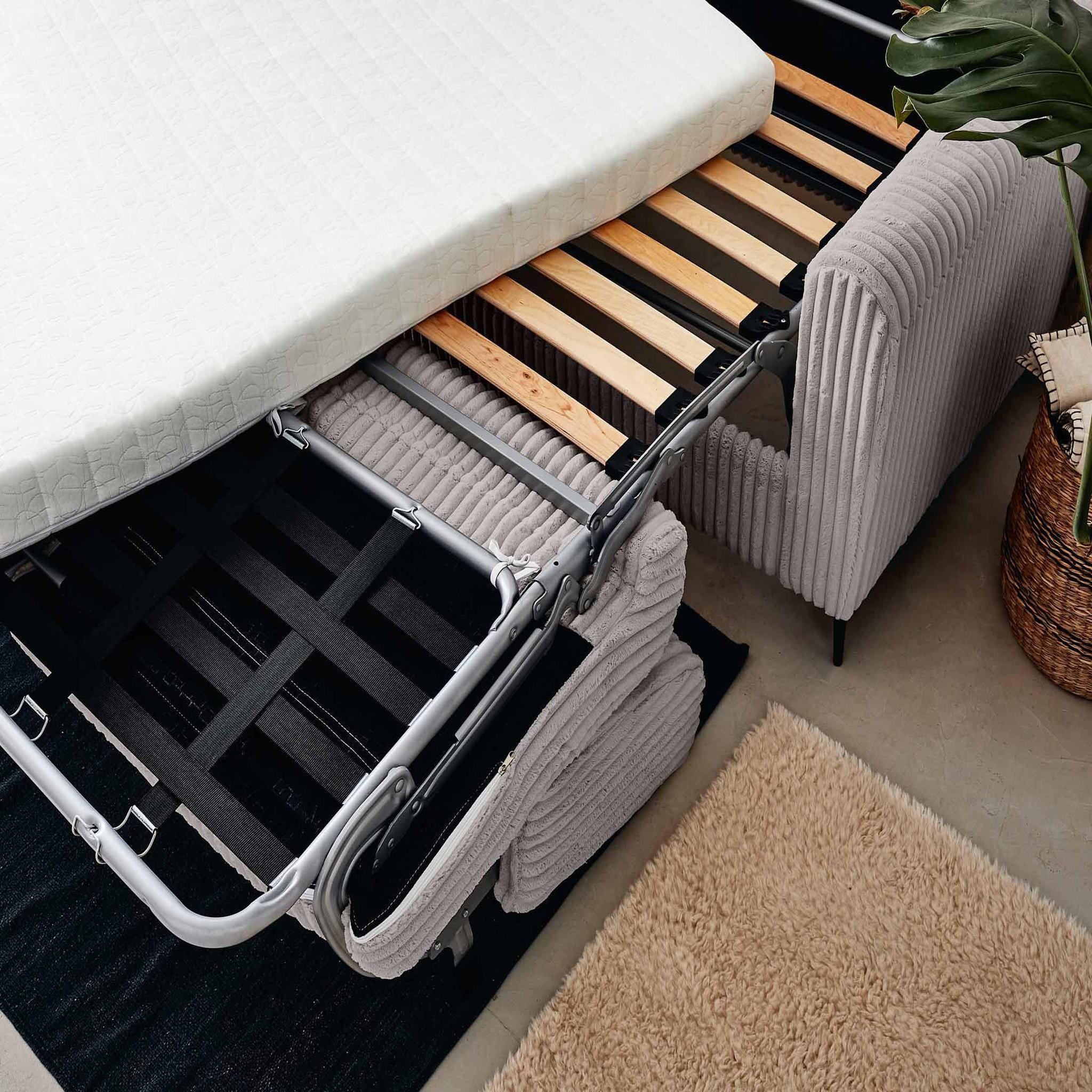 Voir la diapositive 4 : LISA DESIGN Owen - canapé 3 places convertible express couchage quotidien 140 cm matelas 12 cm en velours côtelé grosses côtes