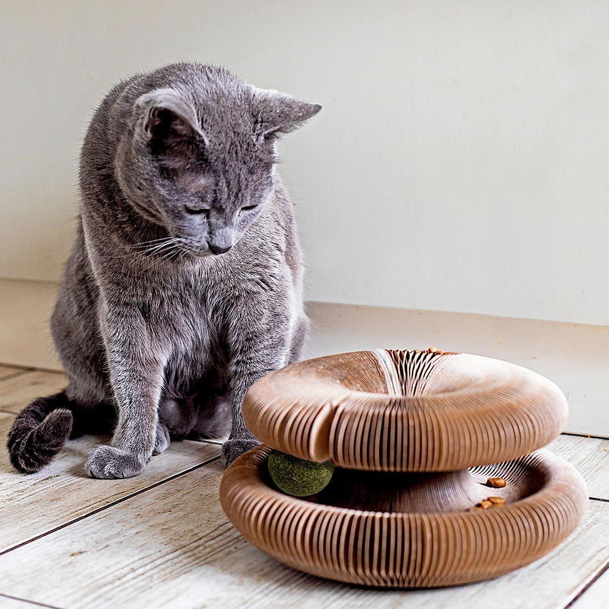 Voir la diapositive 2 : LOVE STORY Jouet griffoir pour chat  magique  11cm naturel