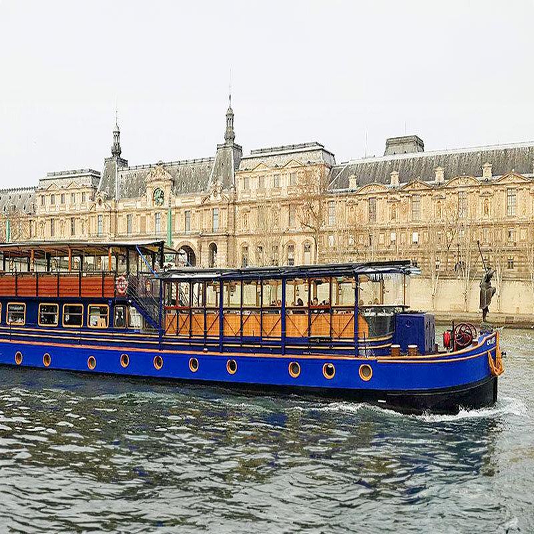 Voir la diapositive 3 : Smartbox Croisière de 2h sur la seine avec déjeuner gastronomique, vin et coupe de champagne - coffret cadeau gastronomie