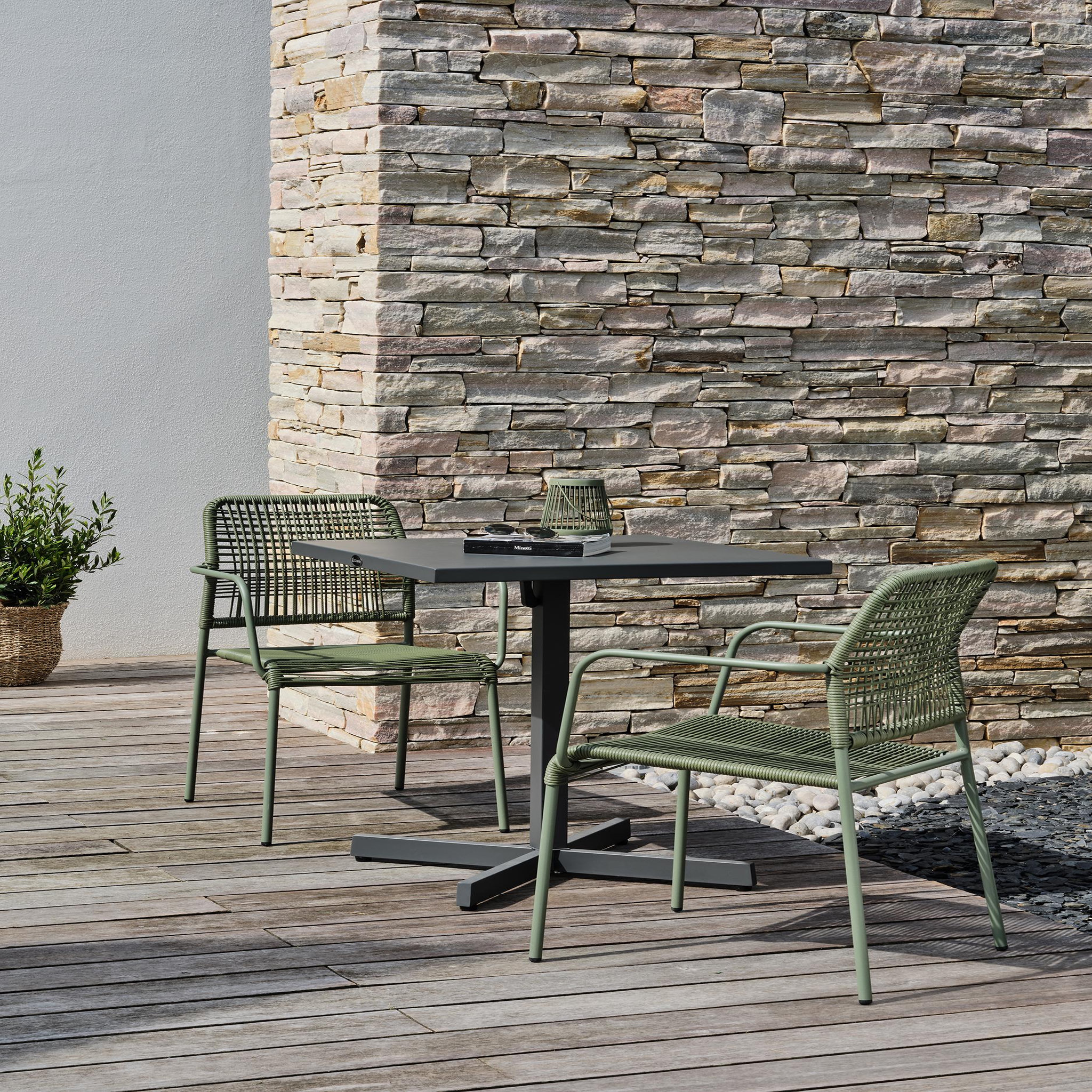 Voir la diapositive 2 : DCB GARDEN Ensemble repas de jardin en acier  (2 places)