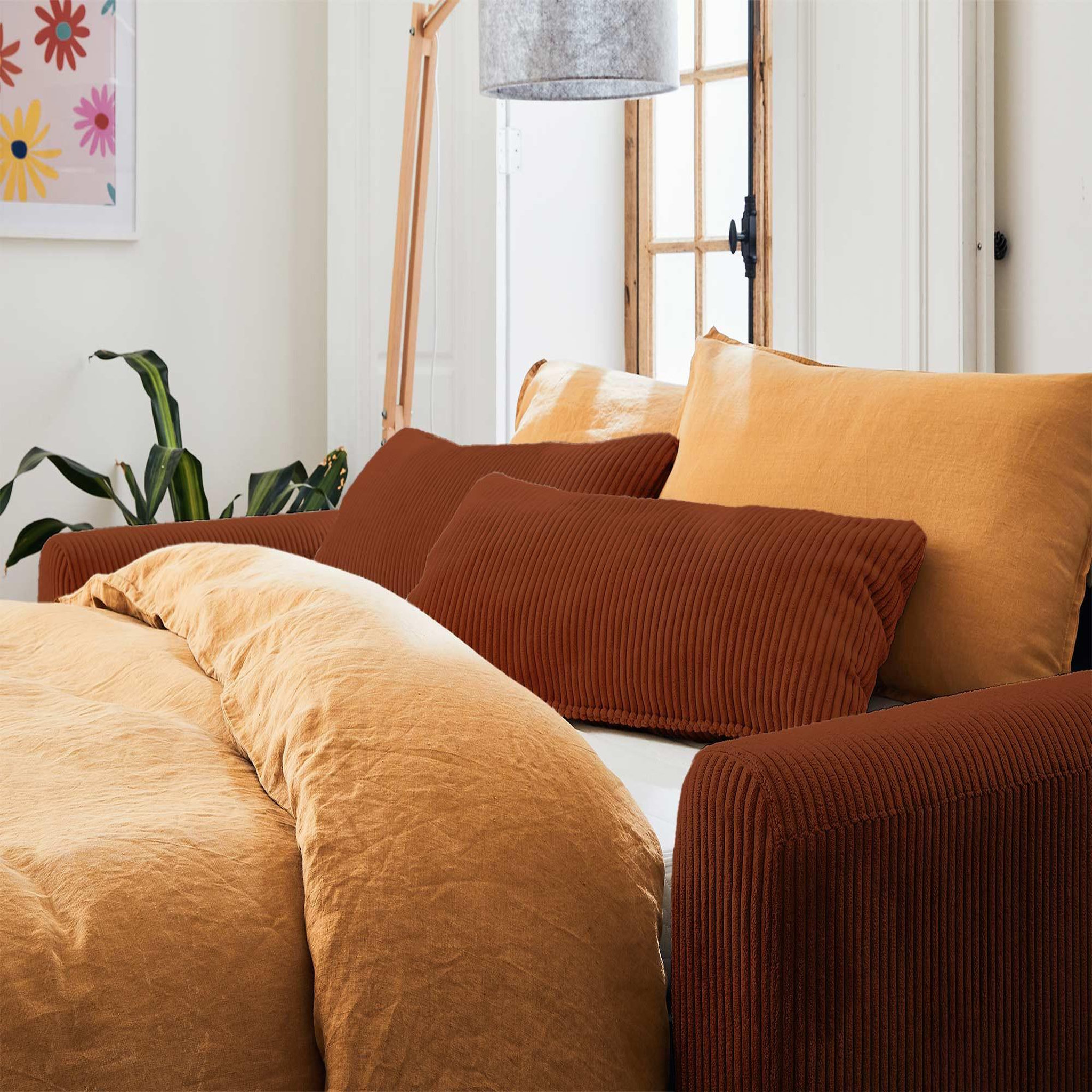 Voir la diapositive 5 : LISA DESIGN Owen - canapé 3 places convertible express couchage quotidien 140 cm matelas 12 cm en velours côtelé