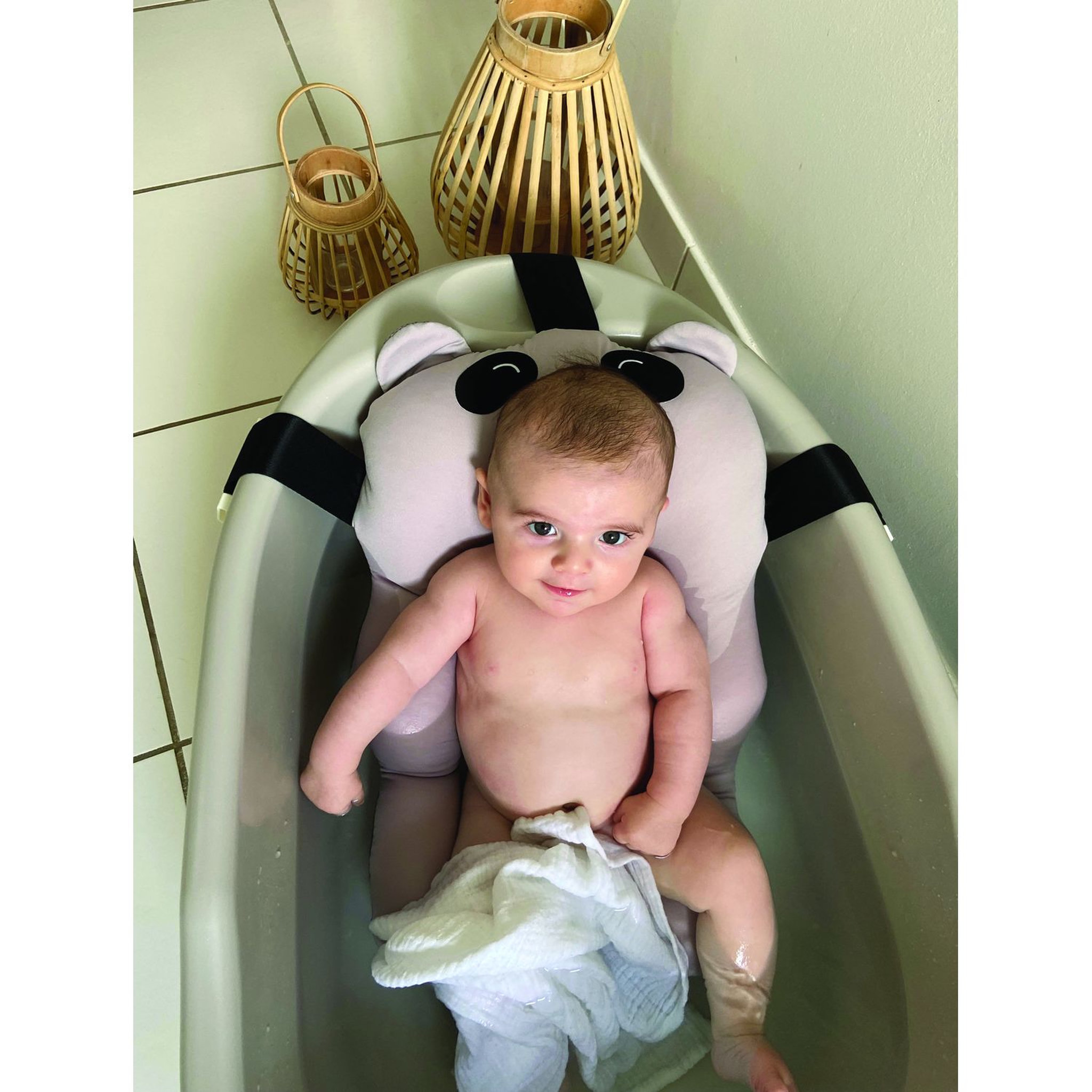 Voir la diapositive 4 : TINEO Coussin de bain Panda