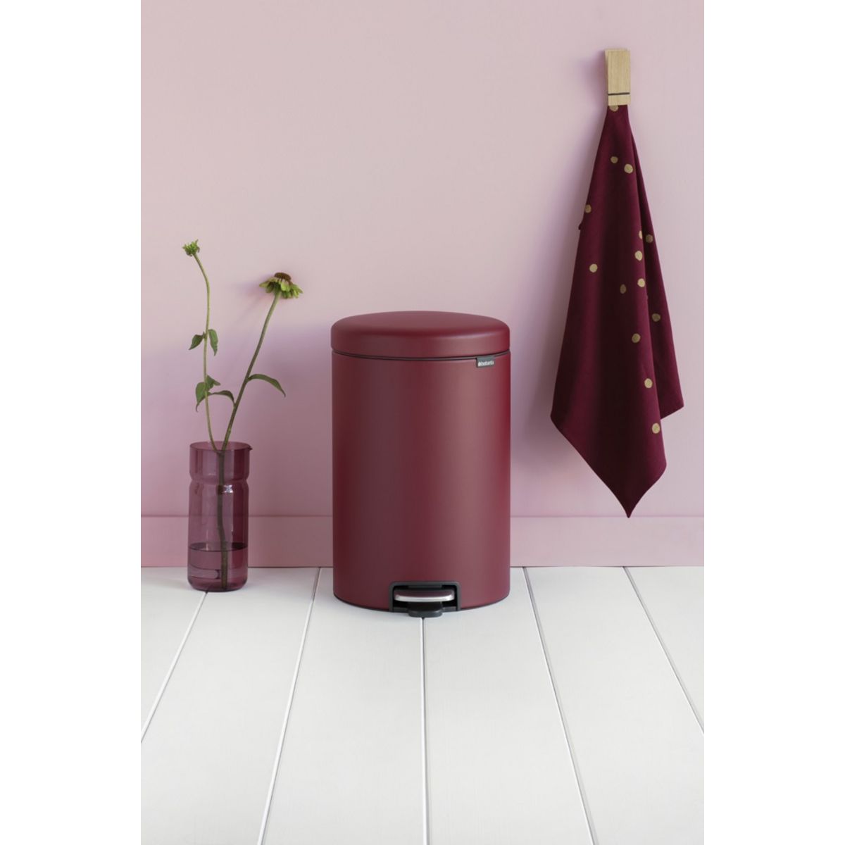 BRABANTIA Poubelle 20 litres avec seau à pédale bordeau