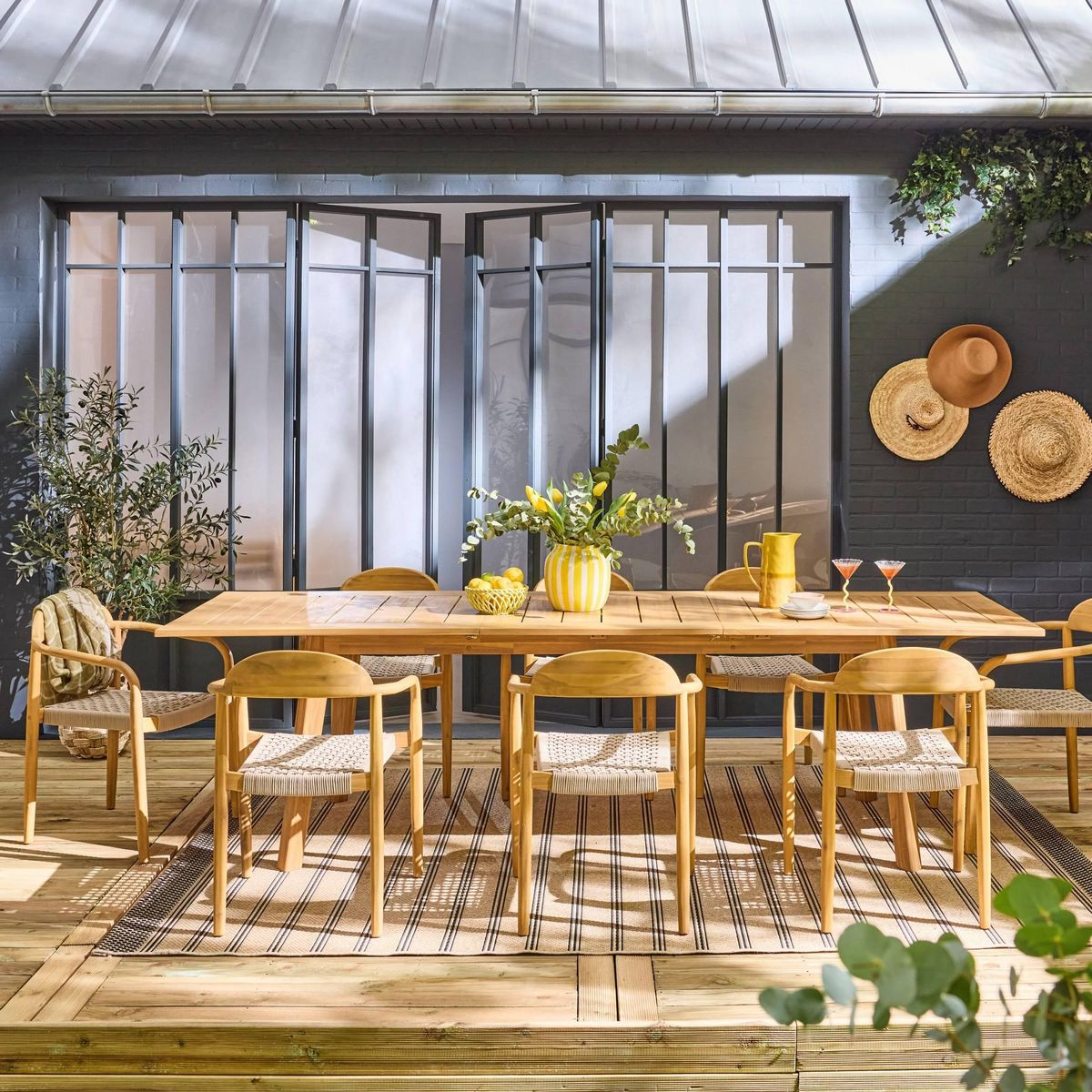 SWEEEK Table de jardin extensible bois d'acacia + 8 assises PALENA et CERINA  naturel et beige 275 x 100 x 75 cm