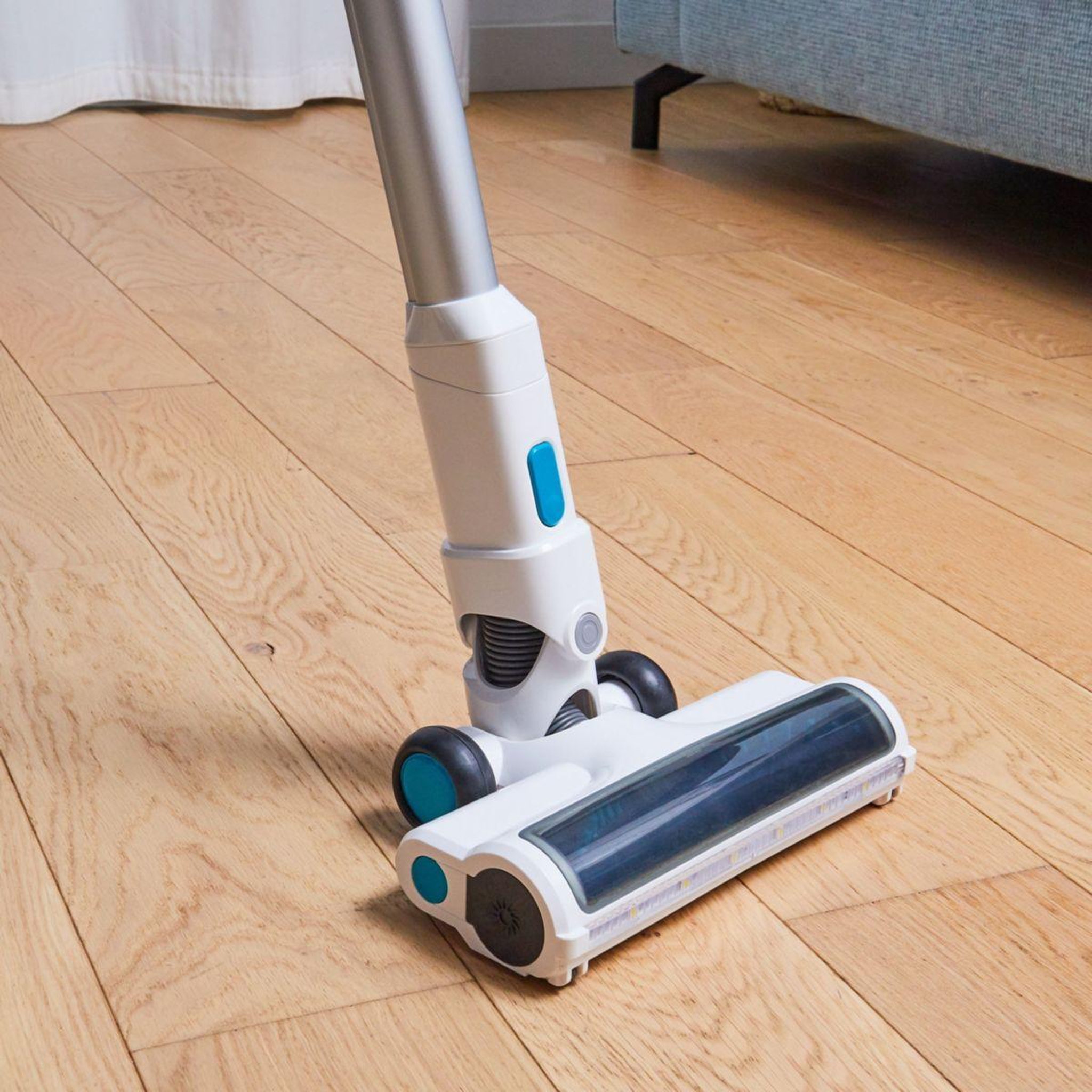 Voir la diapositive 3 : ESSENTIEL B Aspirateur balai eamu 216 easy 2