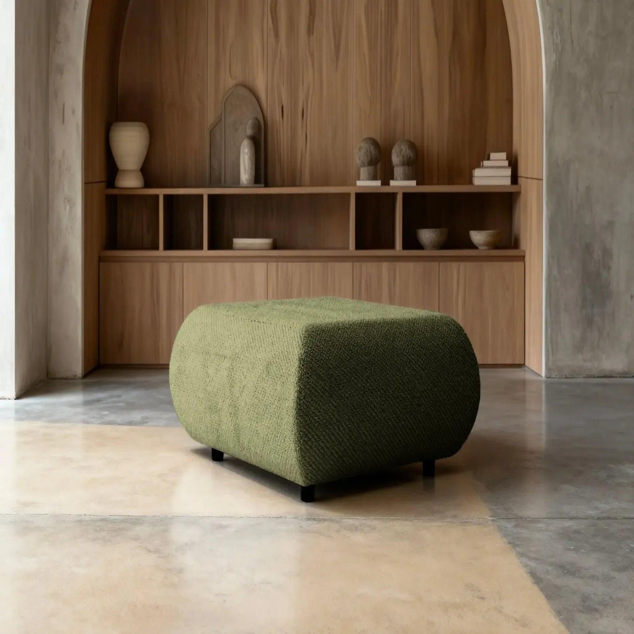 Voir la diapositive 4 : CASANOVA PARIS Levi - pouf tissu lisse