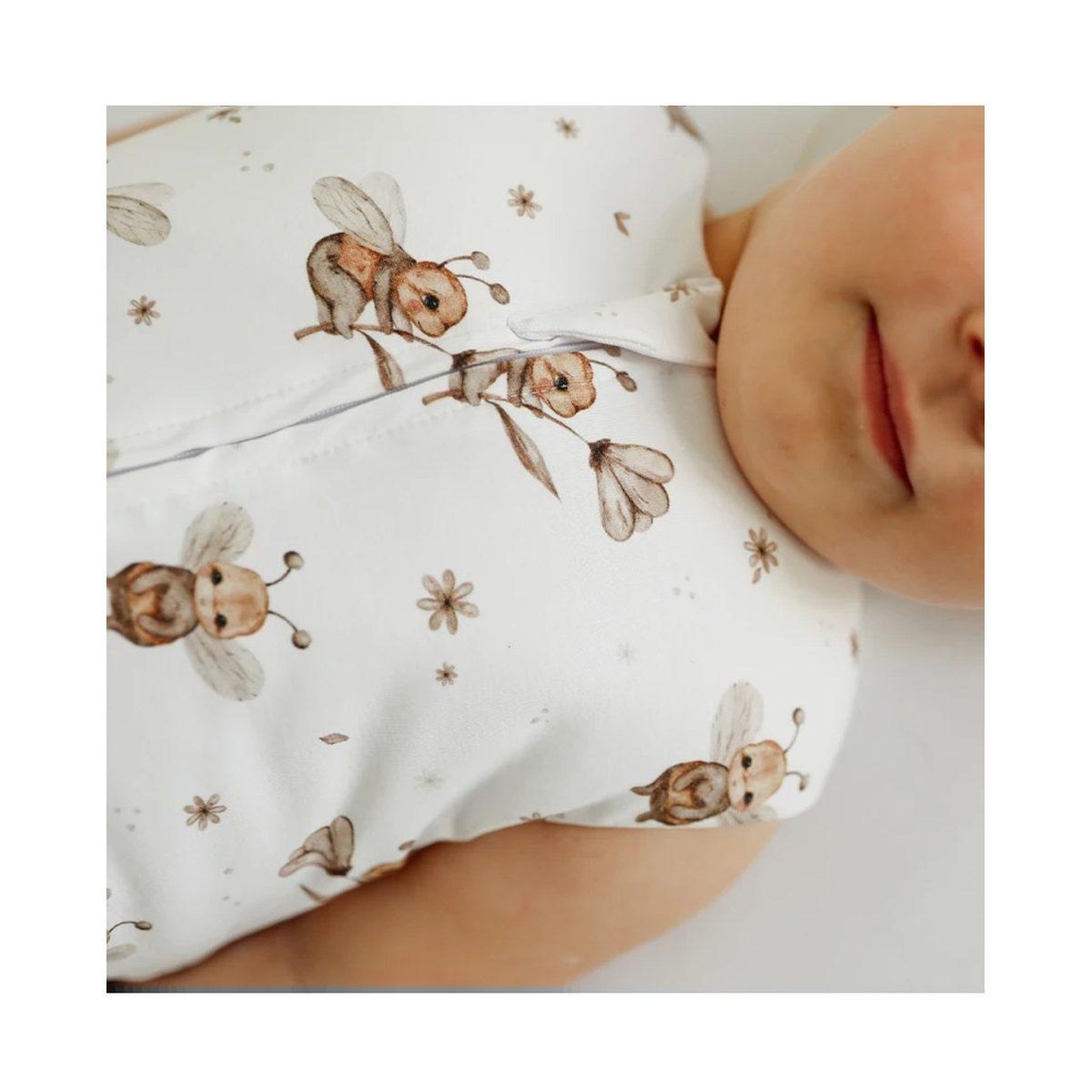 Voir la diapositive 2 : WALDIN Gigoteuse à jambes en coton 2,5 TOG - taille S (1-2 ans) - motif abeilles, blanc