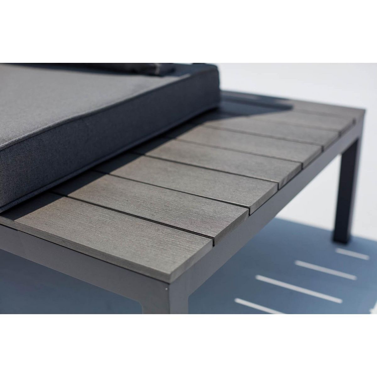 CONCEPT USINE Salon de jardin bas 5 places en aluminium gris foncé FIRA