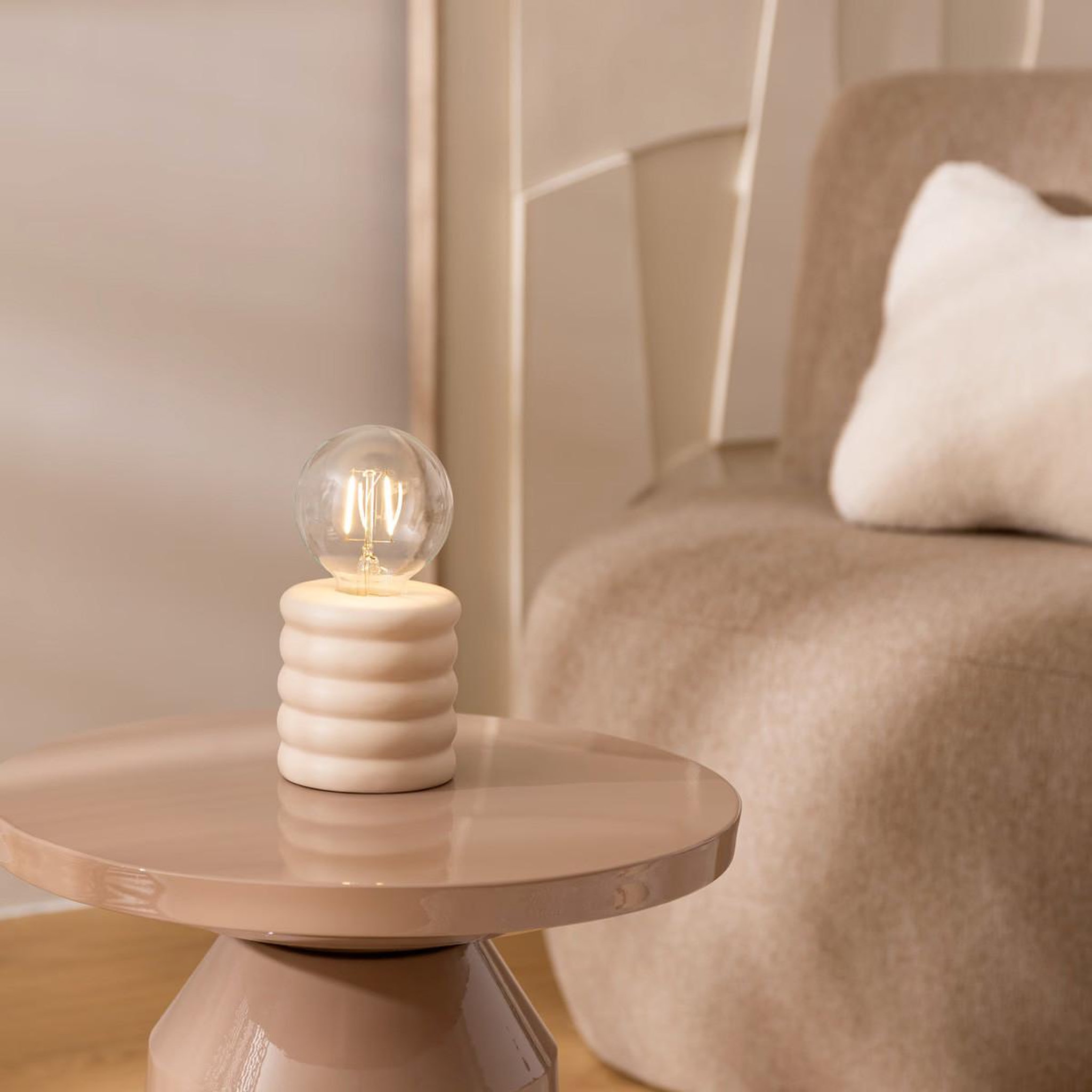 Voir la diapositive 2 : ATMOSPHERA Lampe à poser led en dolomite  perry  19cm beige
