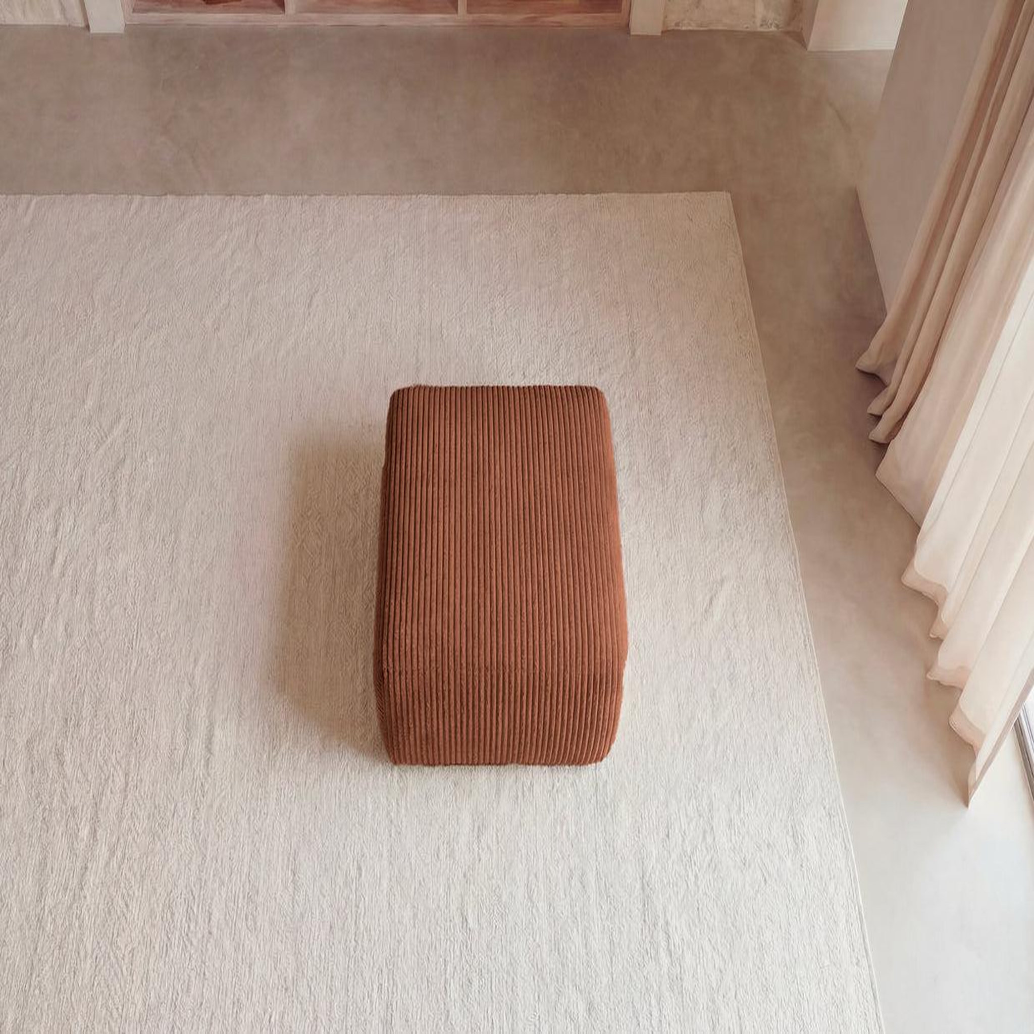 Voir la diapositive 5 : CASANOVA PARIS Elvis - pouf en gros velours côtelé 96x87x44