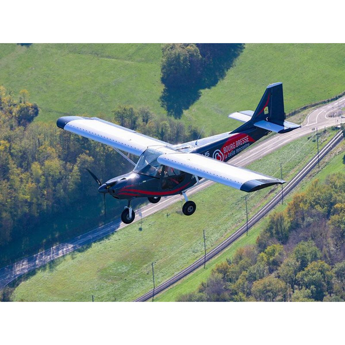 Smartbox Vol en ULM multiaxes de 40 min à Bourg-en-Bresse - Coffret Cadeau Sport & Aventure