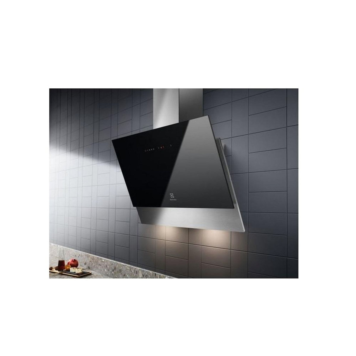 ELECTROLUX Hotte décorative murale 60cm 63db noir - LFV616Y