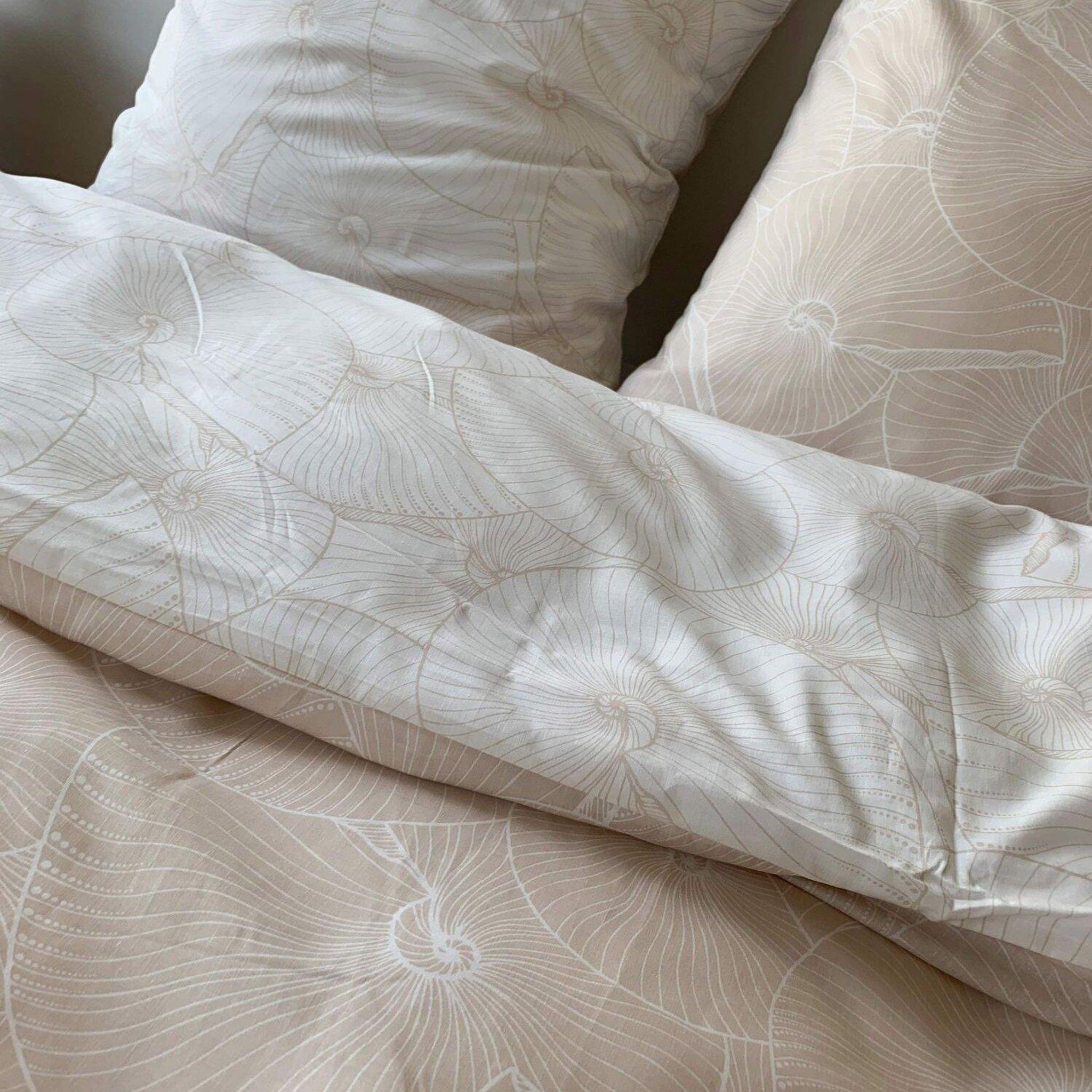 Home collection Parure housse de couette 100% coton lyocell 57fils-plage revers.. Coloris disponibles : Beige