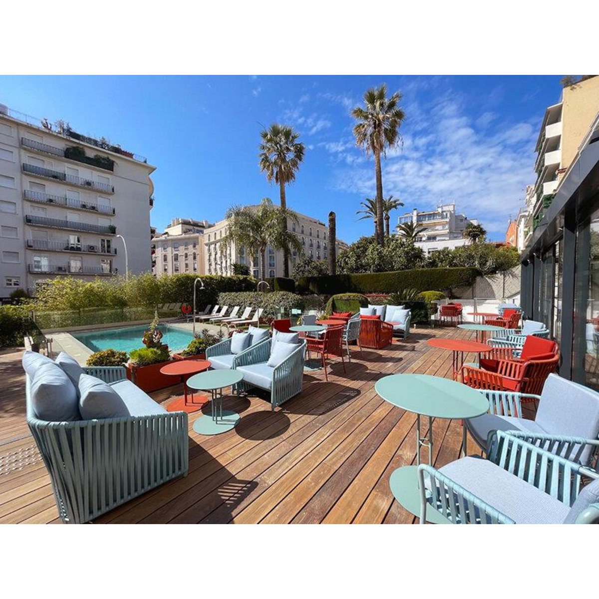 Smartbox Séjour de 2 jours en hôtel 4* au centre de Cannes avec pétales de roses et champagne - Coffret Cadeau Séjour