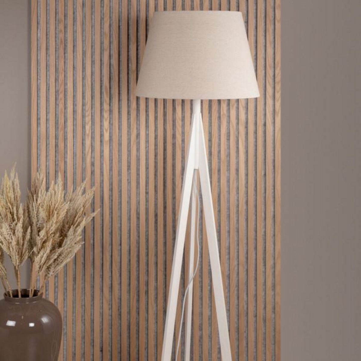 Paris Prix Lampadaire en Bois  Kona  160cm Blanc