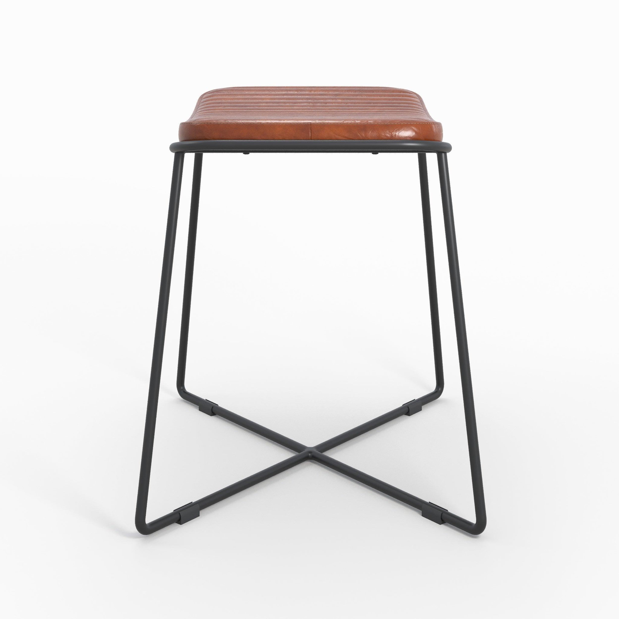 Voir la diapositive 3 : MAISON PAVANE Tabouret en cuir marron et pieds en métal noir-germain