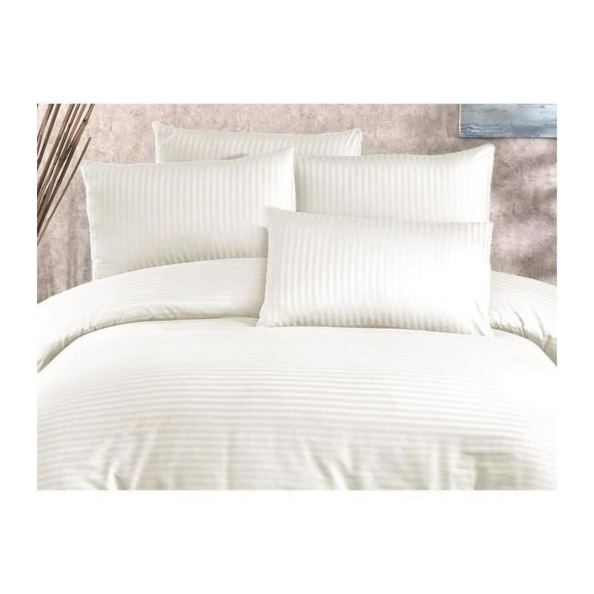 GENERIQUE Parure de lit - 1 housse de couette 220 x 240 cm + 2 taies d'oreiller 60 x 60 cm - 70% polyester, 30% coton - Creme