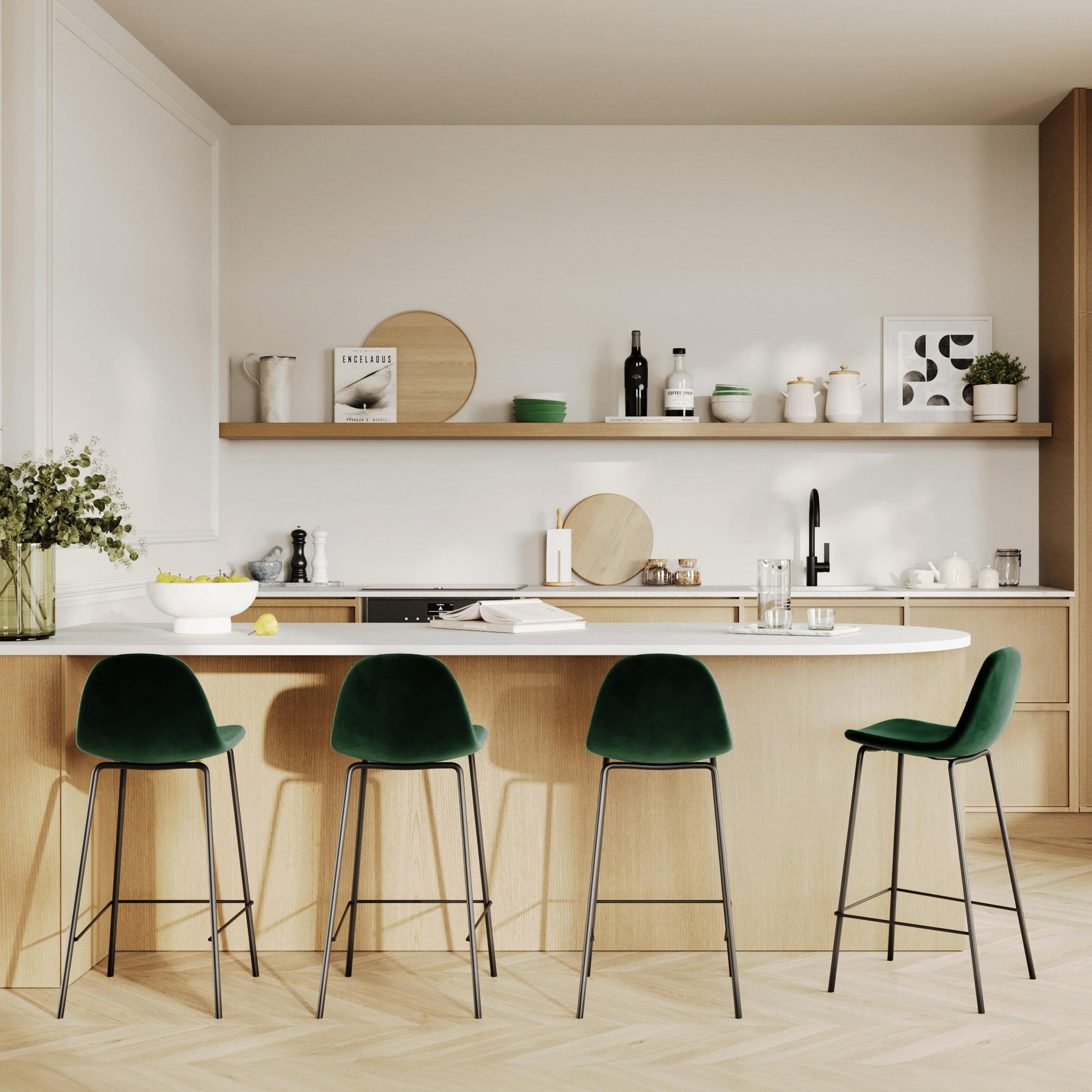 Voir la diapositive 6 : MAISON PAVANE Lot de 2 chaises pour îlot central 65 cm en velours vert foncé-henrik