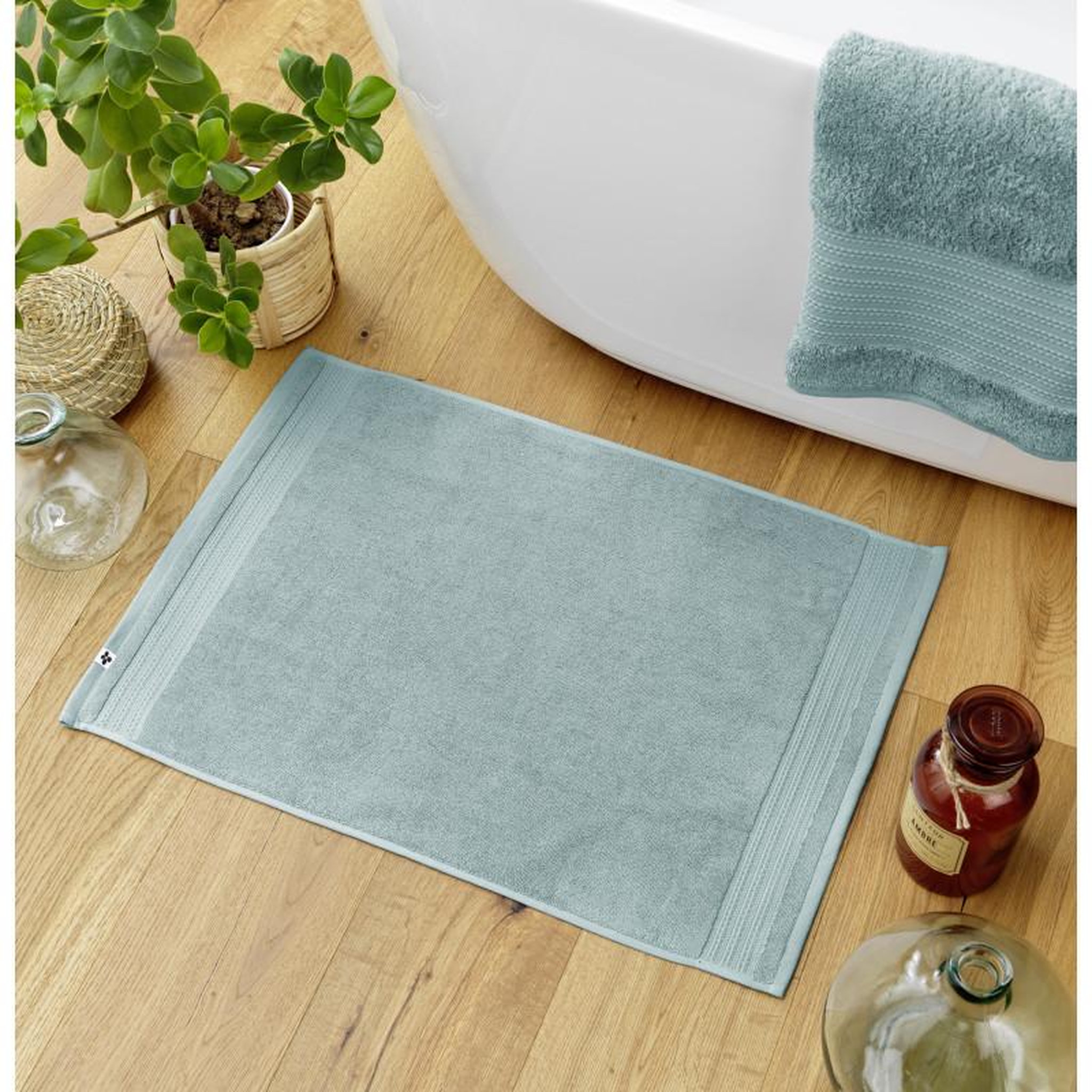 Voir la diapositive 1 : L EFFET PAPILLON Tapis de bain  Garance  50 x 70 cm / 100% Coton Bio / 600 gr/m² l'Effet Papillon -  - Tapis de bain 50 x 70 cm
