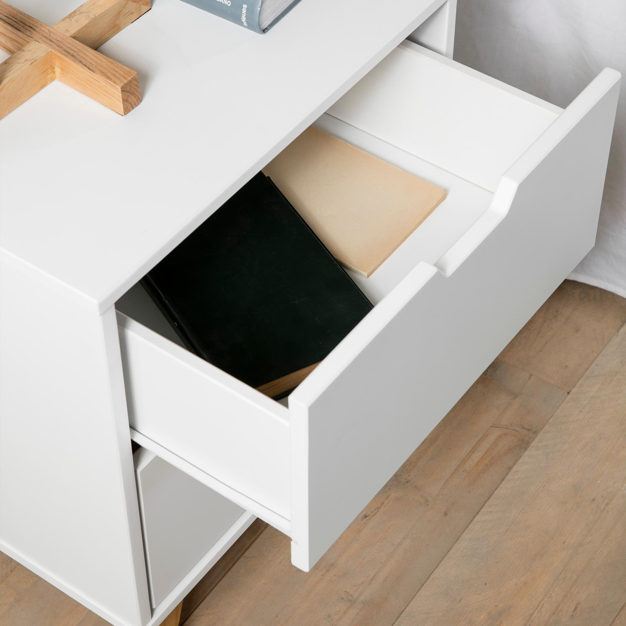 Voir la diapositive 5 : VS VENTA-STOCK Table de Chevet Miranda 2 tiroirs Blanc, MDF laqué en couler Blanc