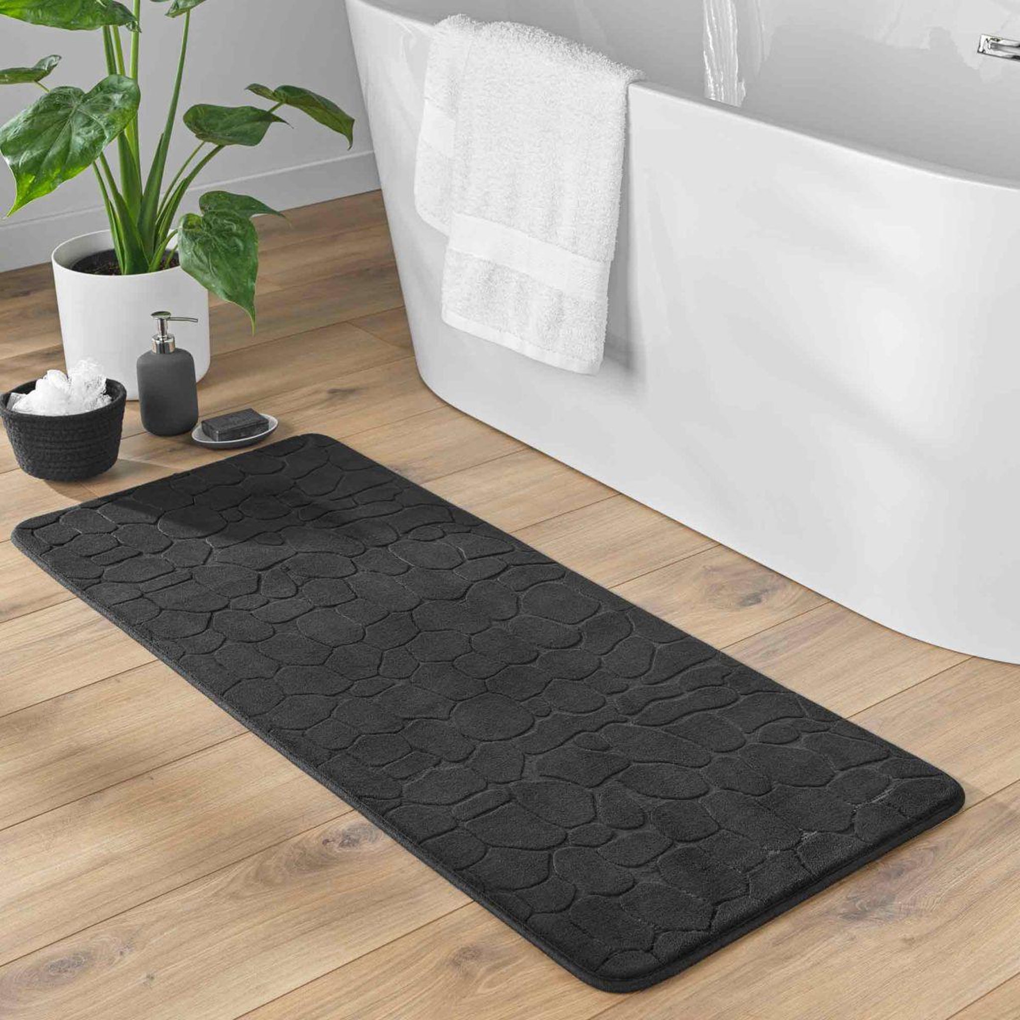 Voir la diapositive 6 : Douceur d'Intérieur Tapis de bain  ricochet  50x120cm noir