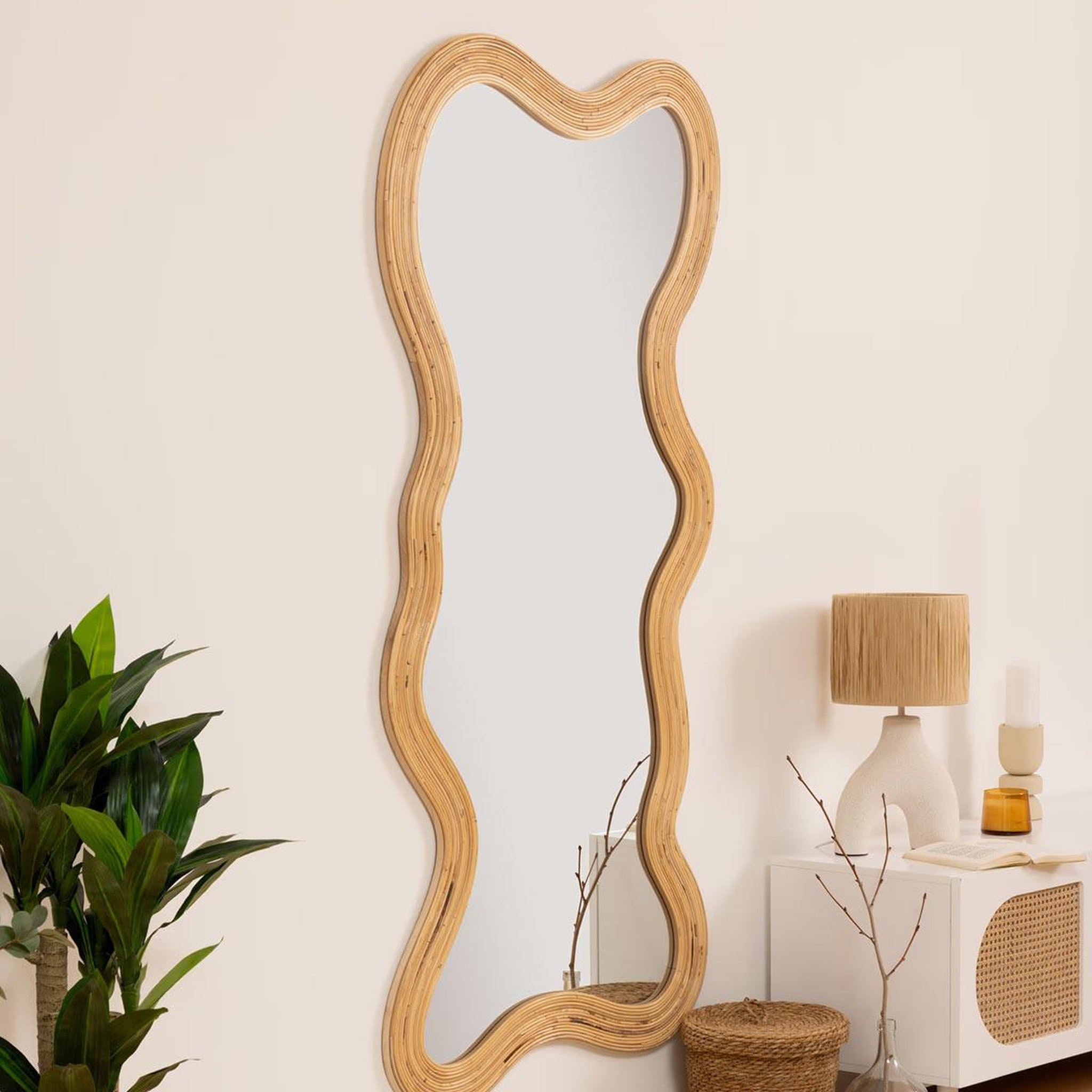 Voir la diapositive 4 : ATMOSPHERA Miroir mural organique  kim  179cm naturel